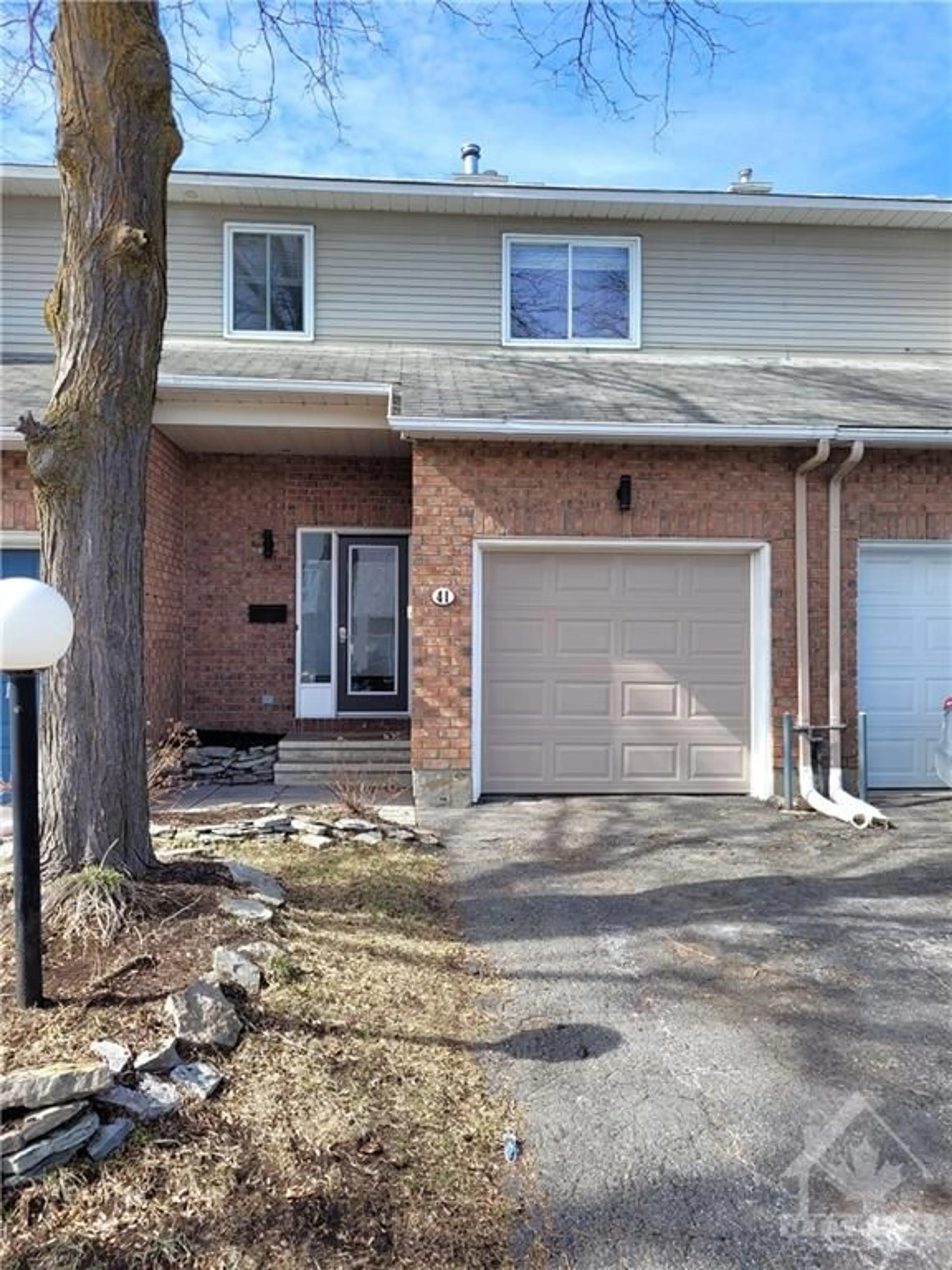 A pic from exterior of the house or condo for 41 DANAHER Dr, Ottawa Ontario K2J 3S4