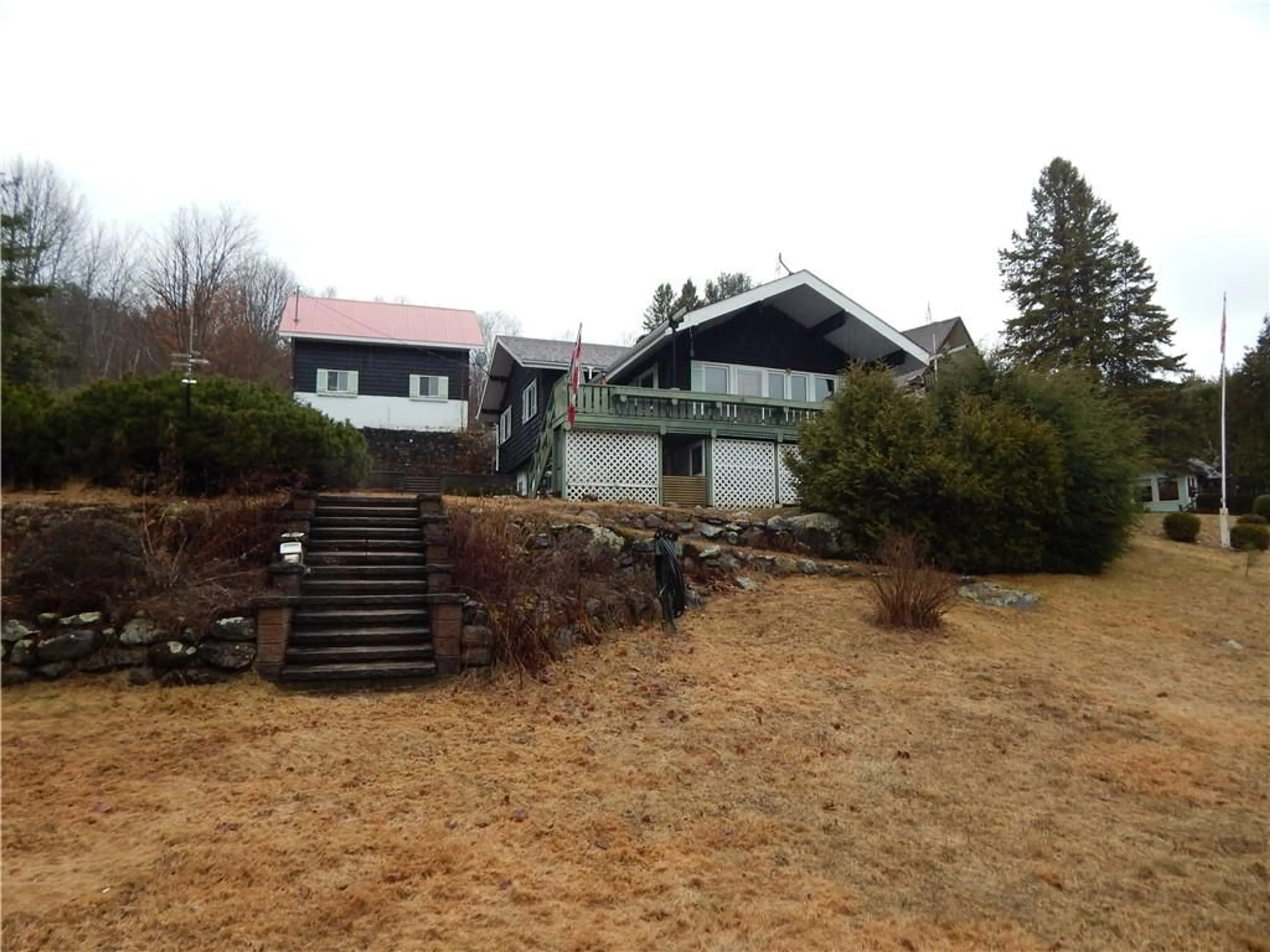 Outside view for 52 WILTOM Dr, Barry's Bay Ontario K0J 1B0