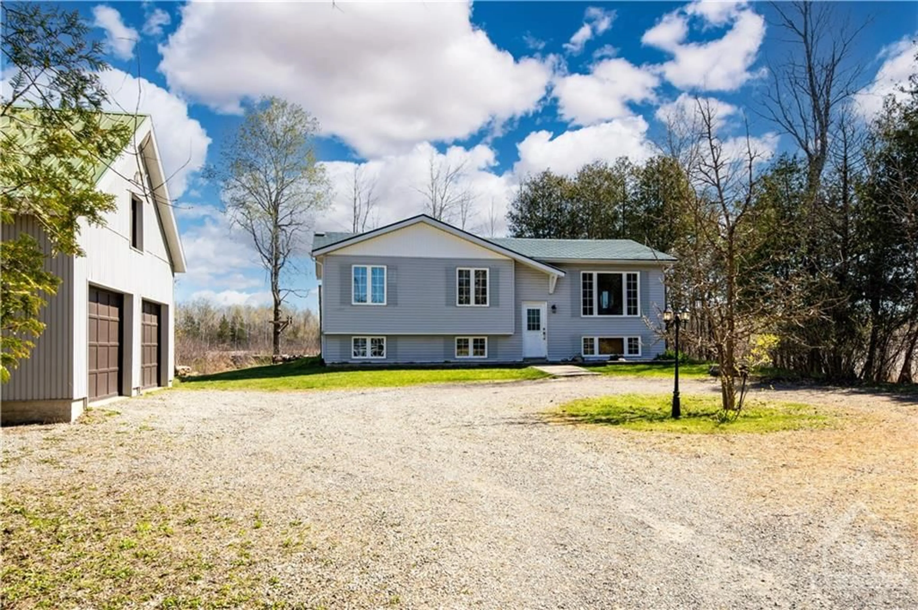 Cottage for 653 CROZIER Rd, Oxford Mills Ontario K0G 1S0