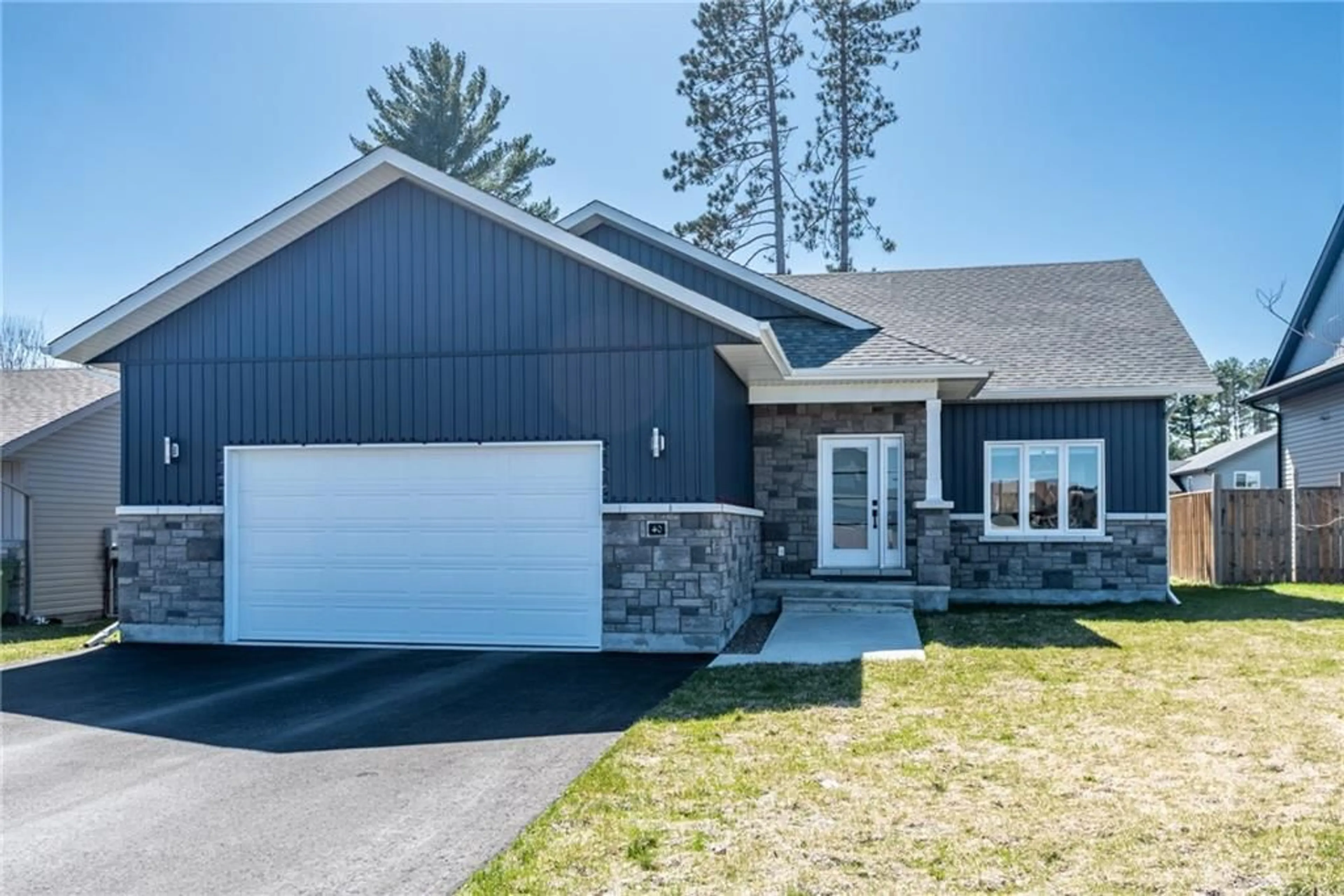 Frontside or backside of a home for 40 LIAM St, Petawawa Ontario K8H 0G6