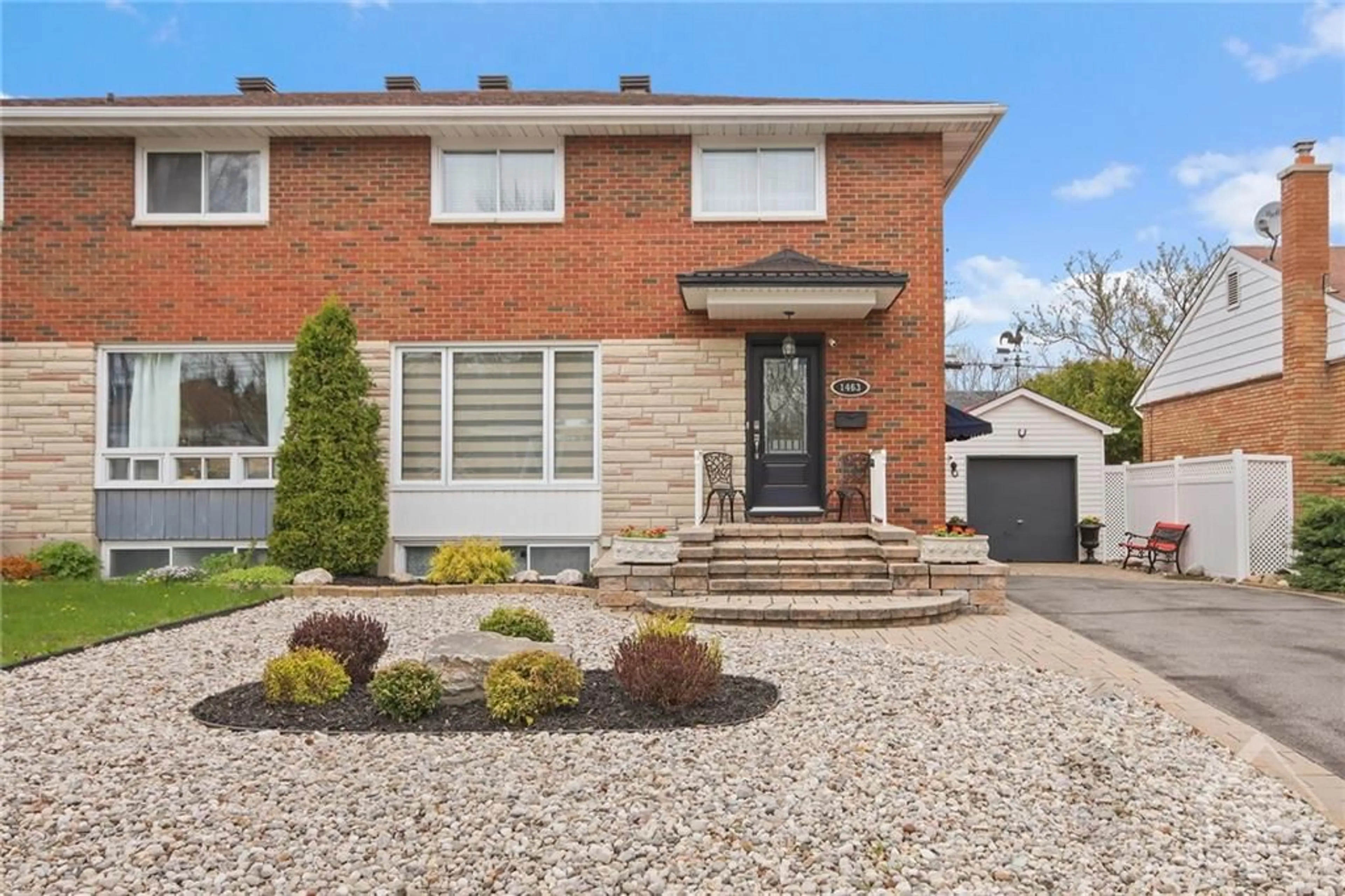 Home with brick exterior material for 1463 RAVEN Ave, Ottawa Ontario K1Z 7Y6