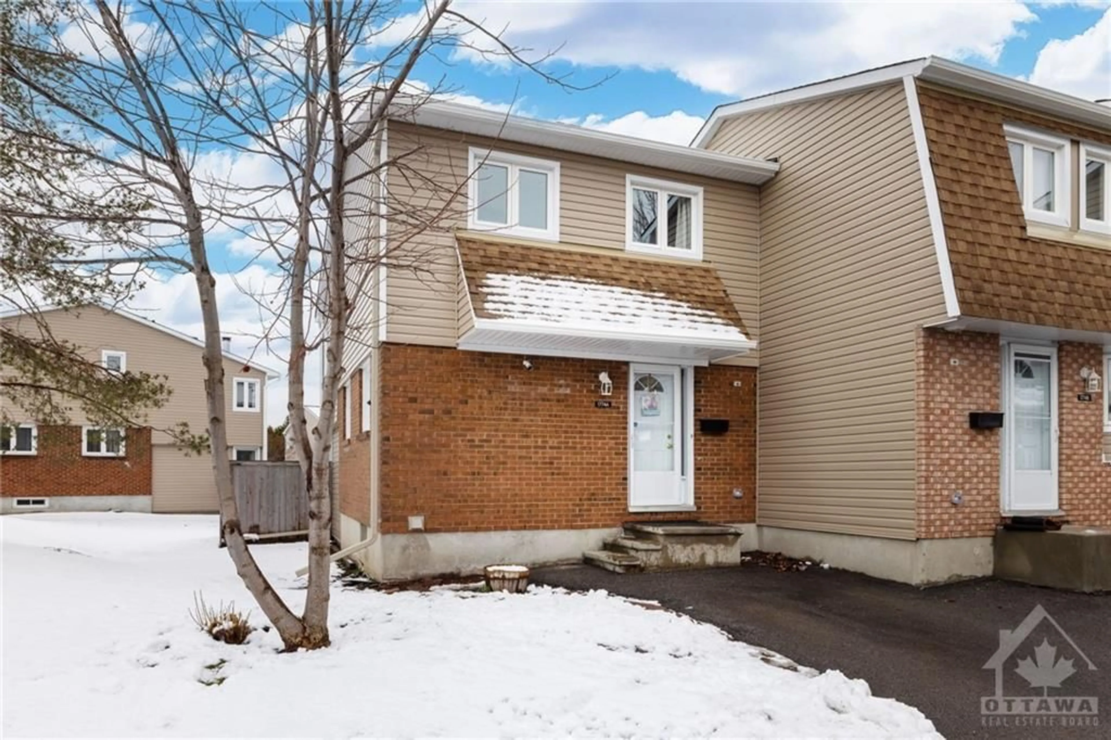 A pic from exterior of the house or condo for 1774 LAMOUREUX Dr #A, Ottawa Ontario K1E 2N4