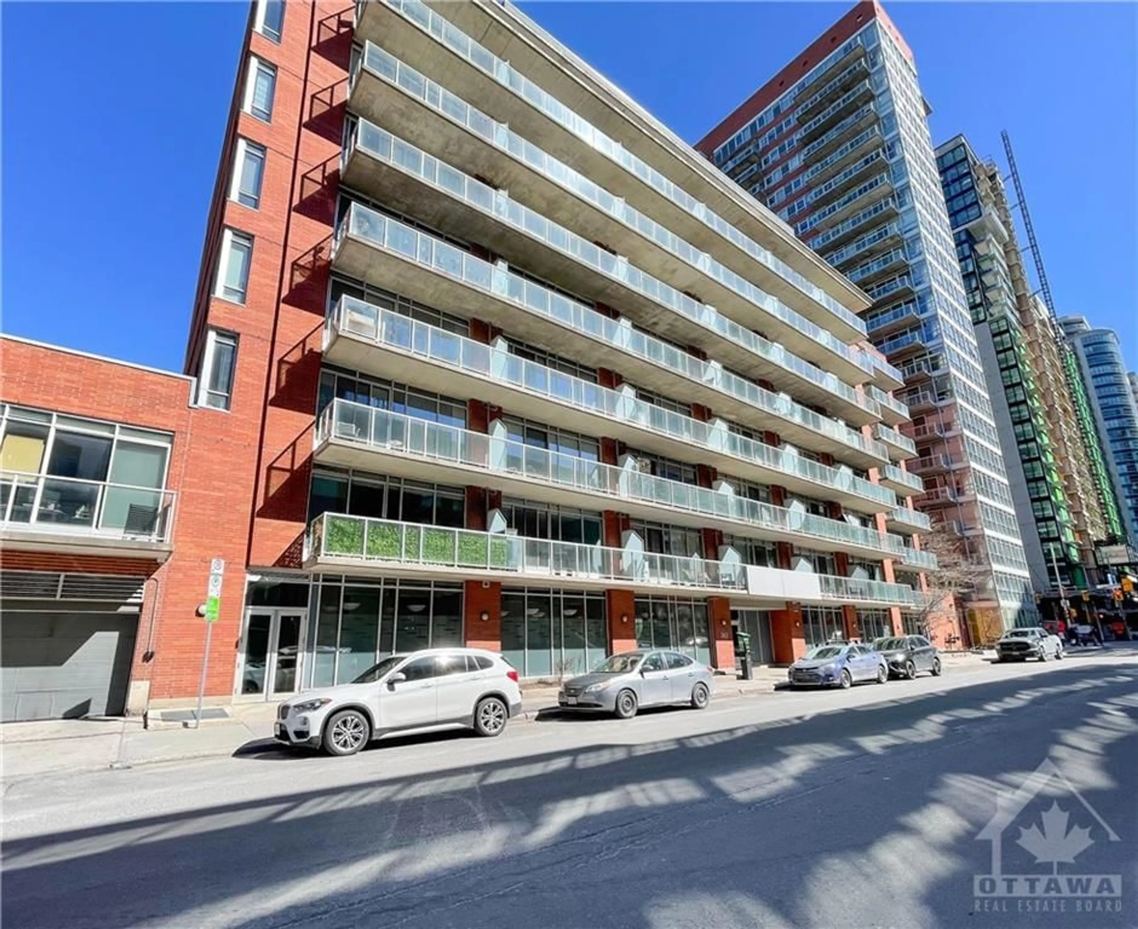 A pic from exterior of the house or condo for 383 CUMBERLAND St #708, Ottawa Ontario K1N 1J7