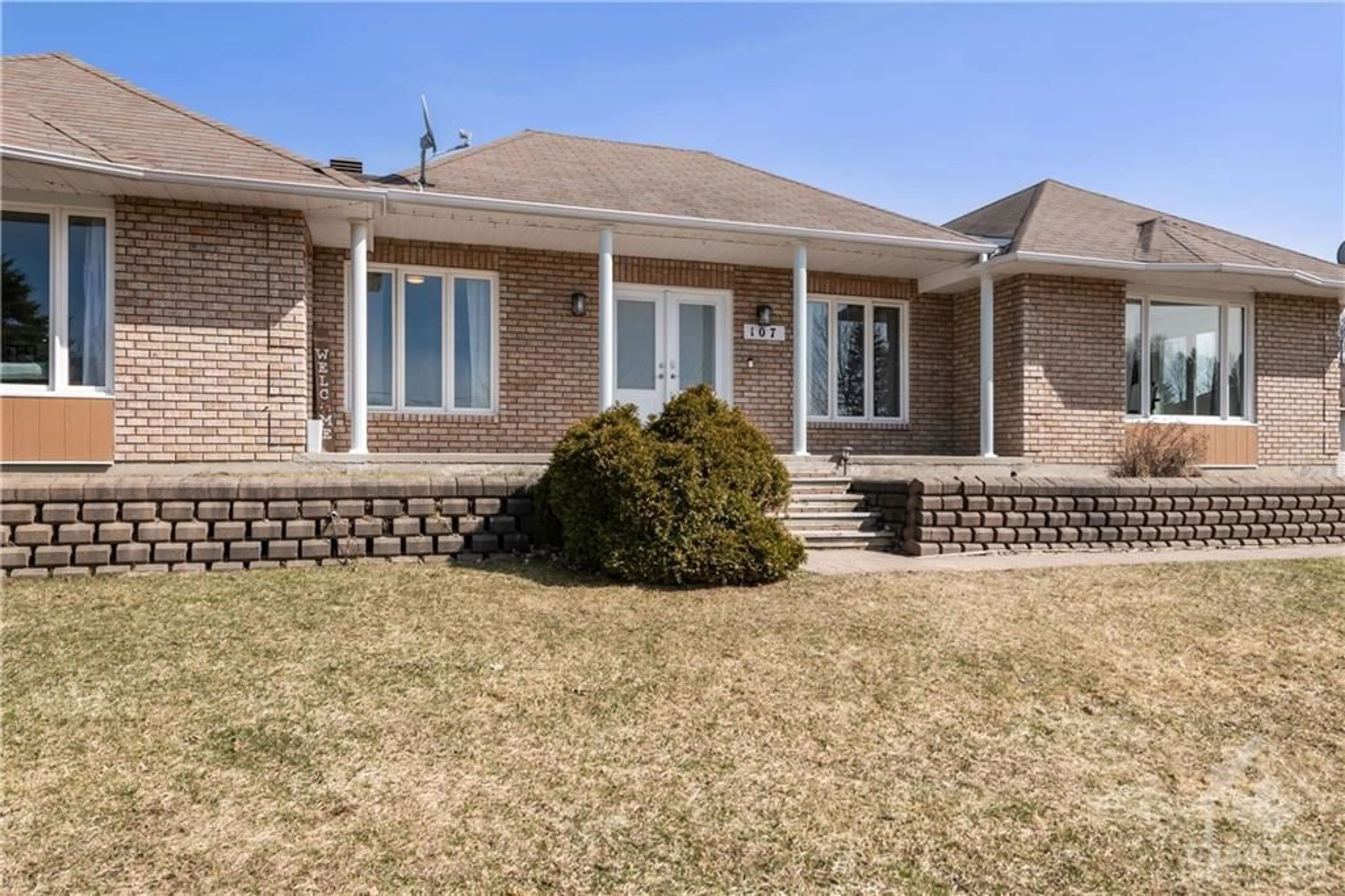 Home with brick exterior material for 107 BOURDEAU Blvd, Limoges Ontario K0A 2M0