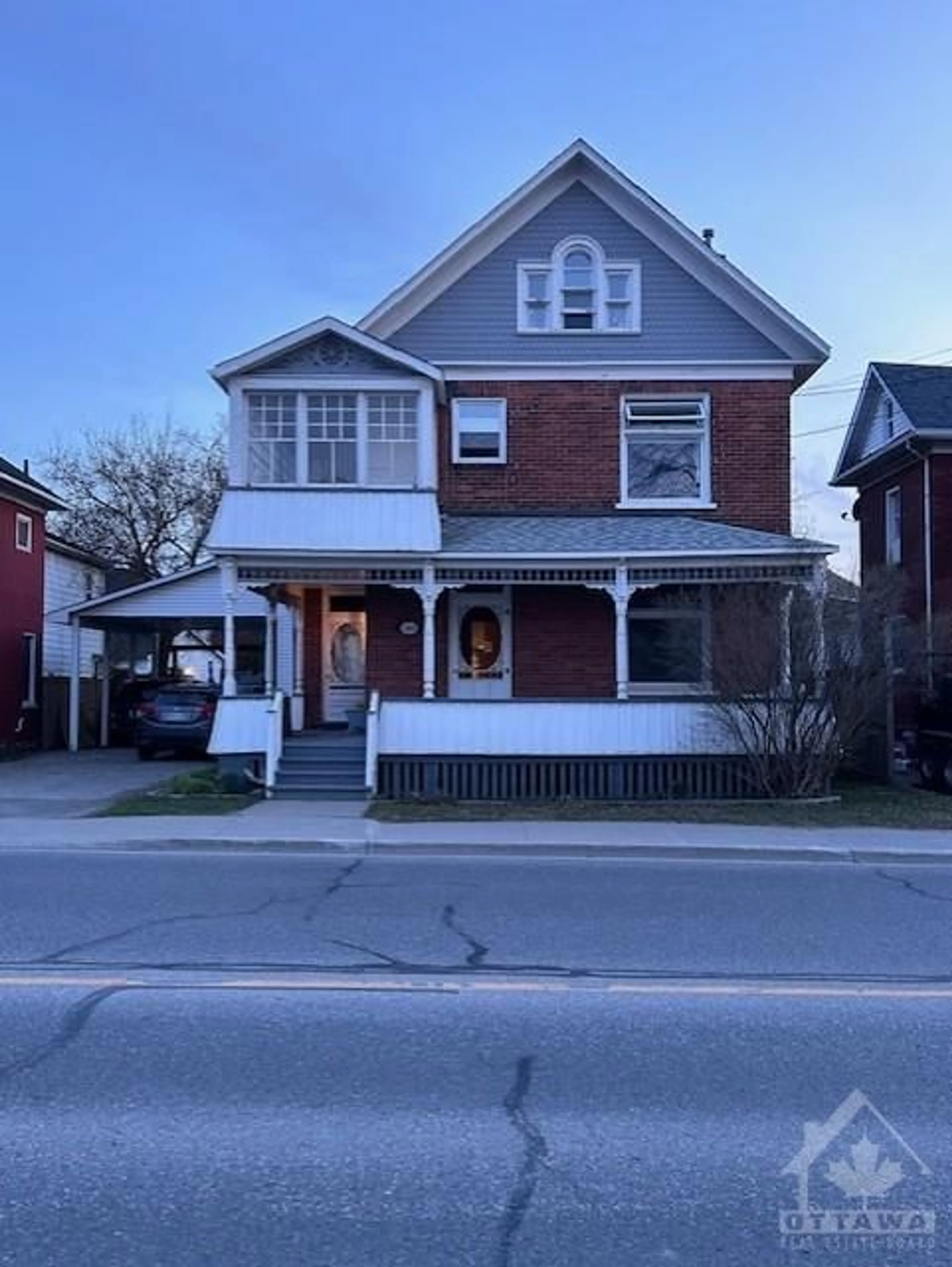 Frontside or backside of a home for 100 ELMSLEY St, Smiths Falls Ontario K7A 2H2
