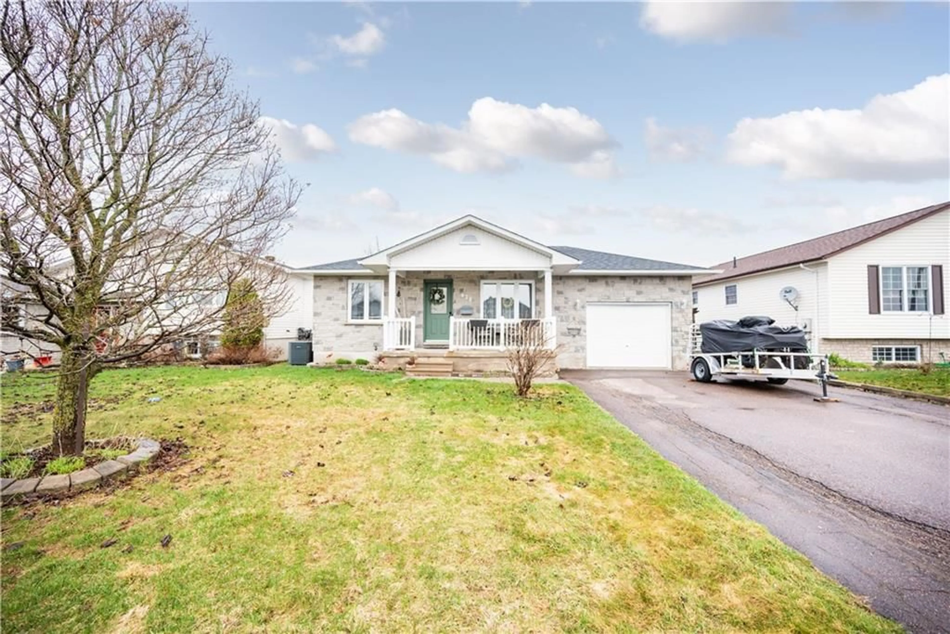 Frontside or backside of a home for 620 MOSS Dr, Pembroke Ontario K8A 3Y9