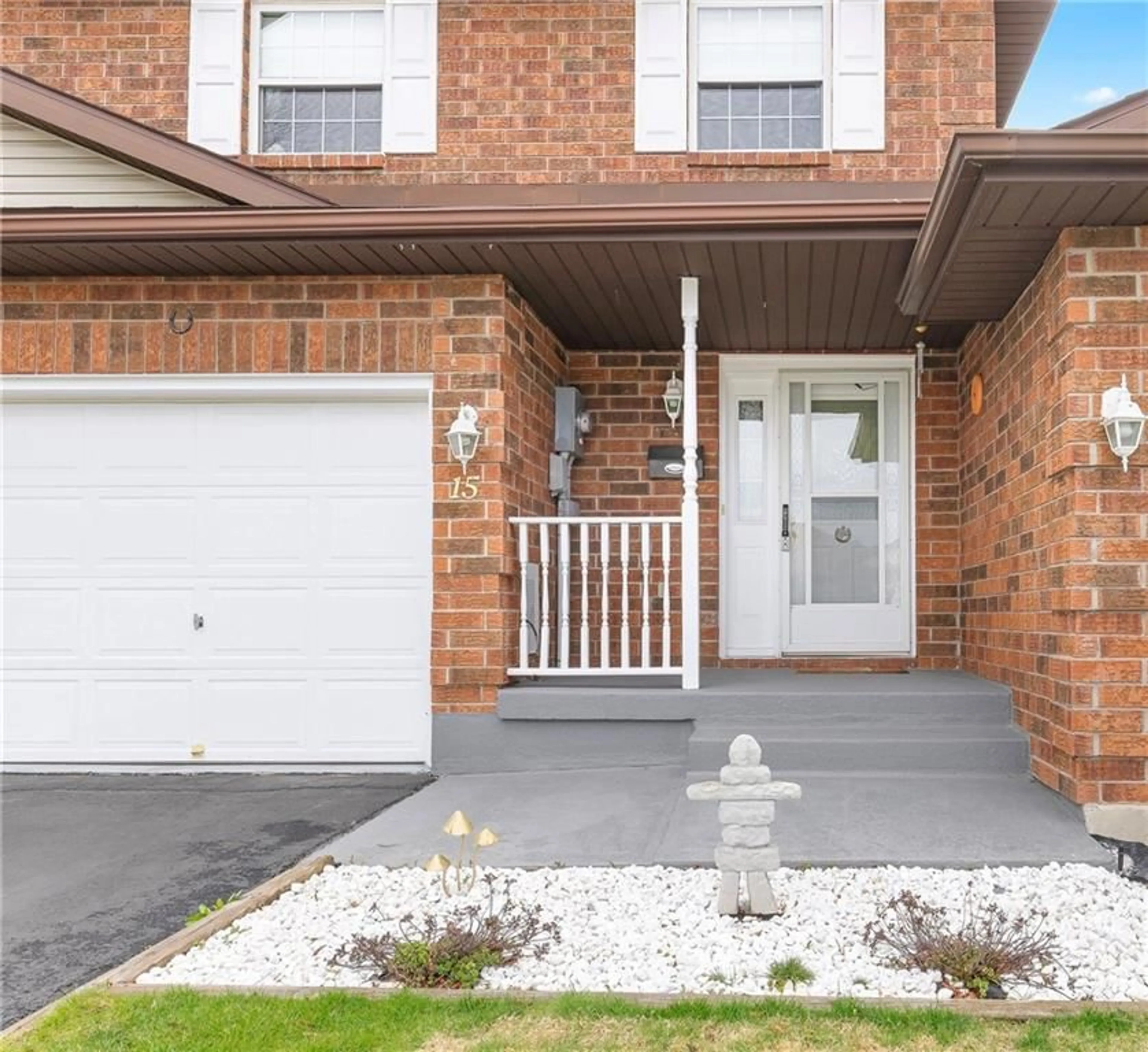 Home with brick exterior material for 15 WILMOT YOUNG Pl, Brockville Ontario K6V 7H5