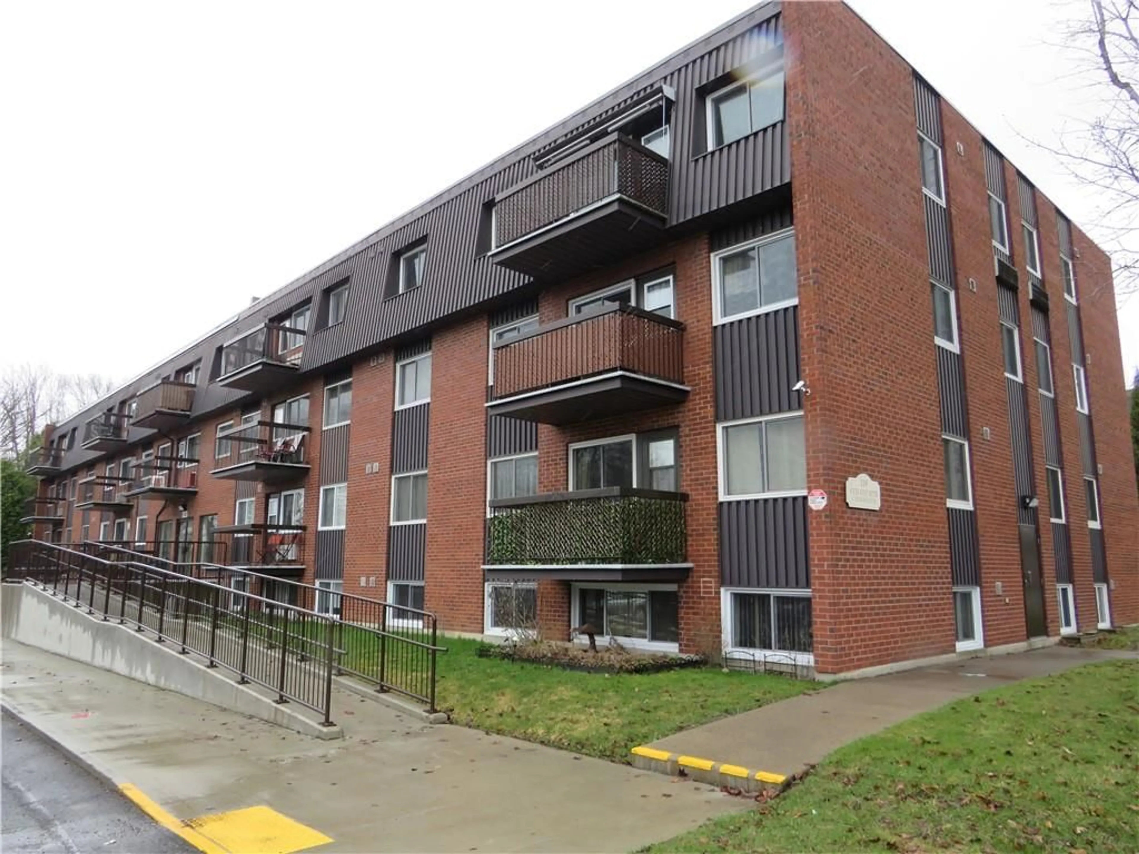 A pic from exterior of the house or condo for 118 FOURTH St #107, Cornwall Ontario K6H 2H9