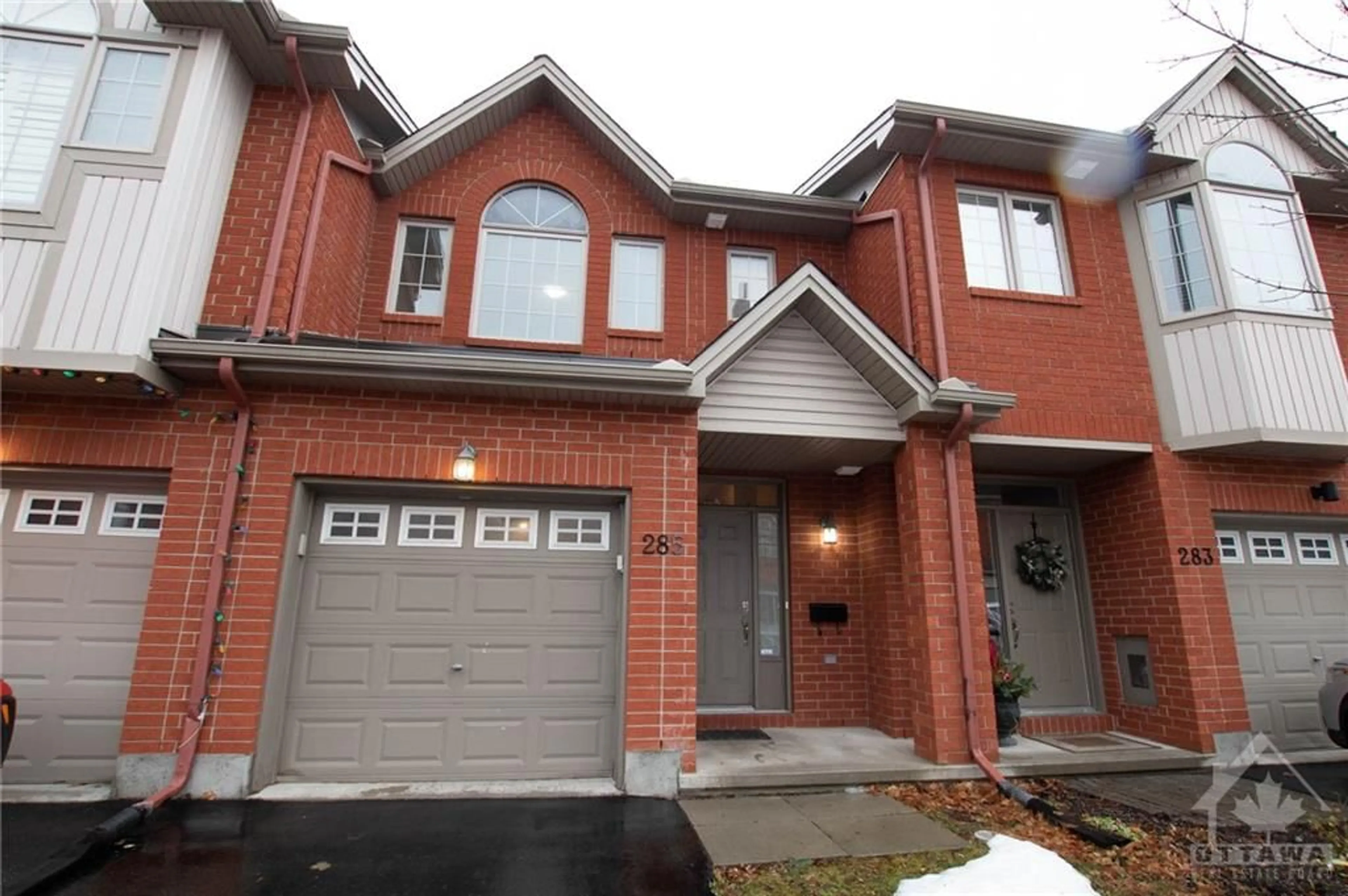 Home with brick exterior material for 285 MEILLEUR Pvt, Ottawa Ontario K1L 0A8