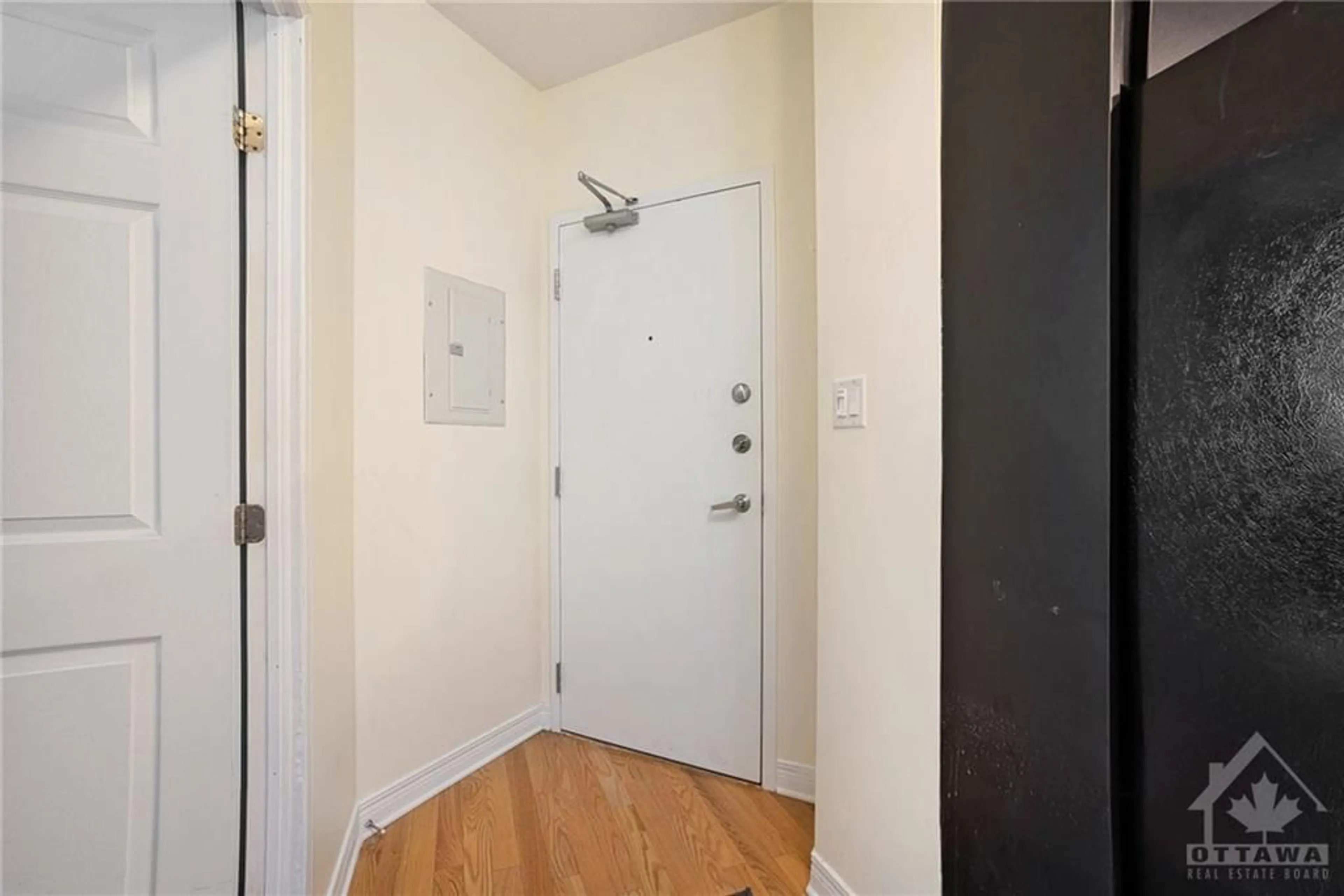 Indoor entryway, not visible floor for 134 YORK St #309, Ottawa Ontario K1N 1K8