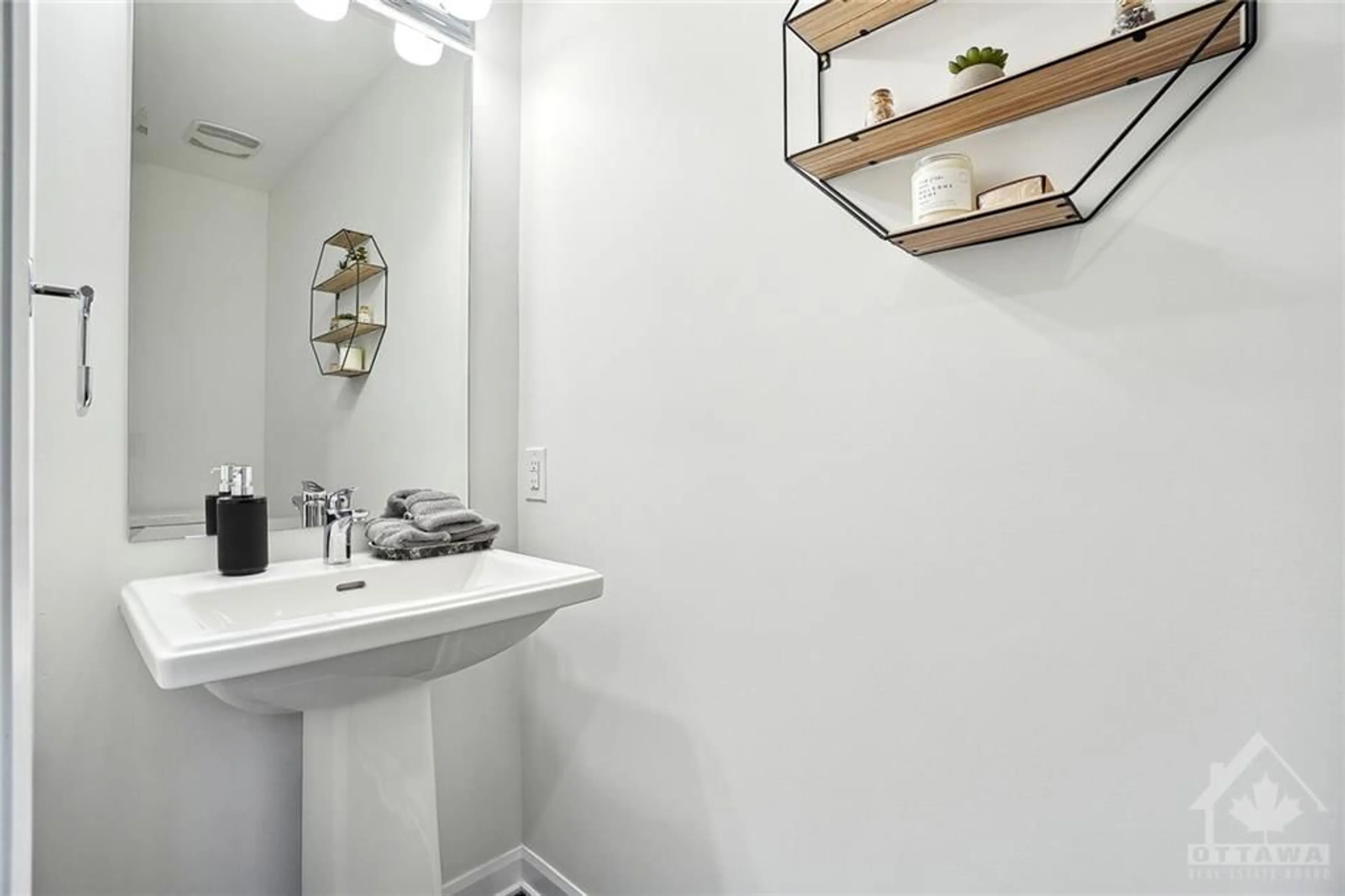 Bathroom for 921 LAKERIDGE Dr, Ottawa Ontario K4A 0L1