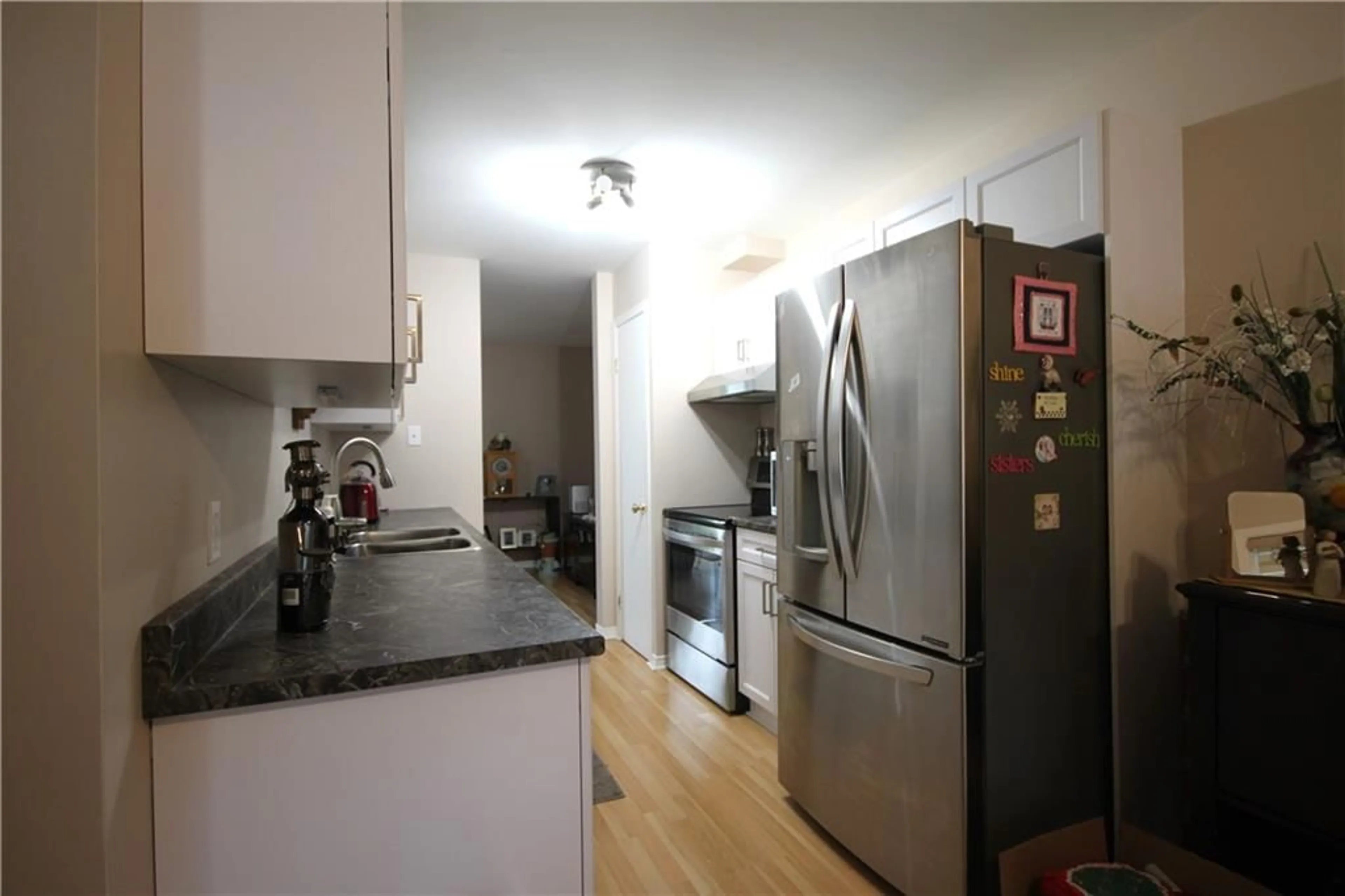 Standard kitchen for 213 LEMAY St, Cornwall Ontario K6H 3C2