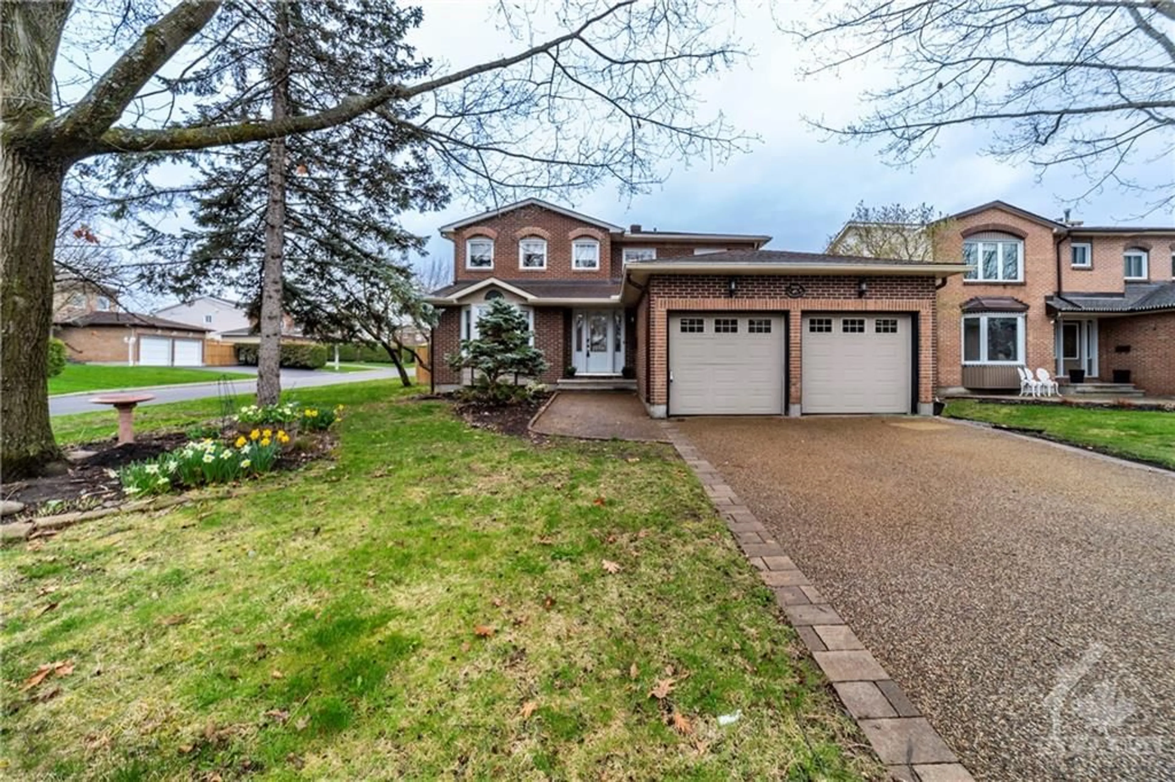 Home with brick exterior material for 969 TERRANOVA Dr, Orleans Ontario K1C 5M3