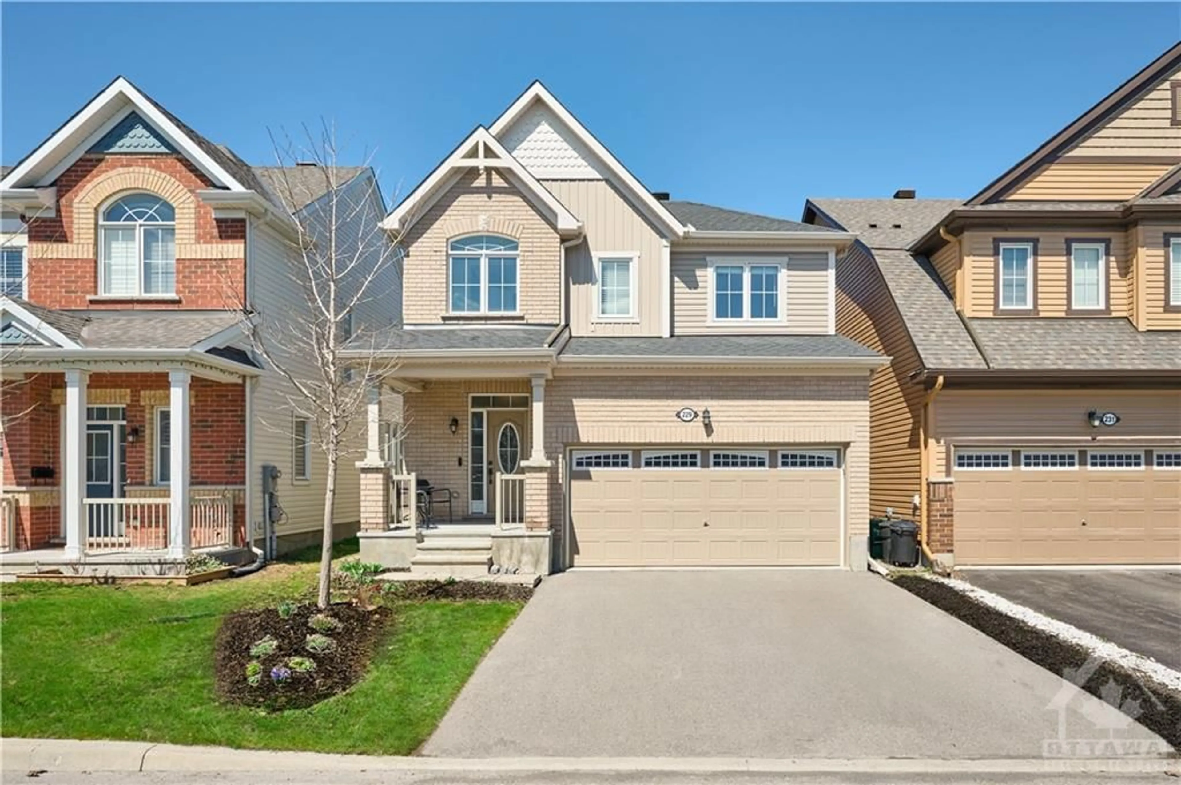 Frontside or backside of a home for 229 WILLOWDUSK St, Kanata Ontario K2M 0L5
