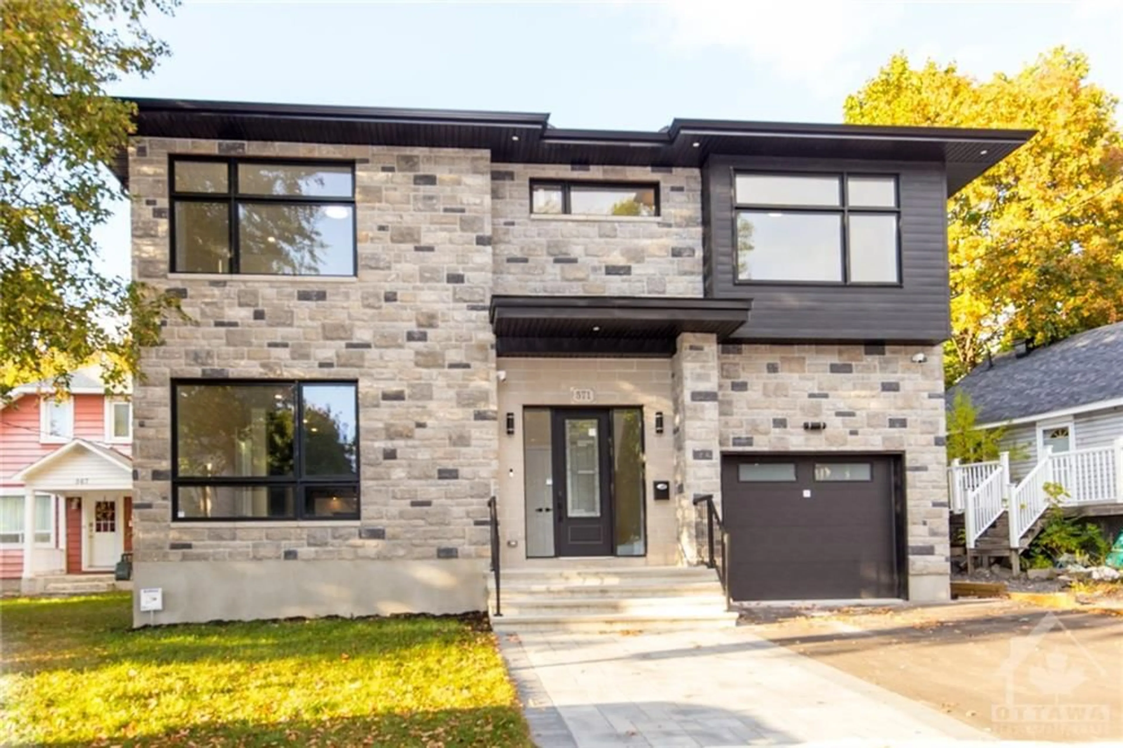 Home with brick exterior material for 571 MUTUAL St, Ottawa Ontario K1K 1C5