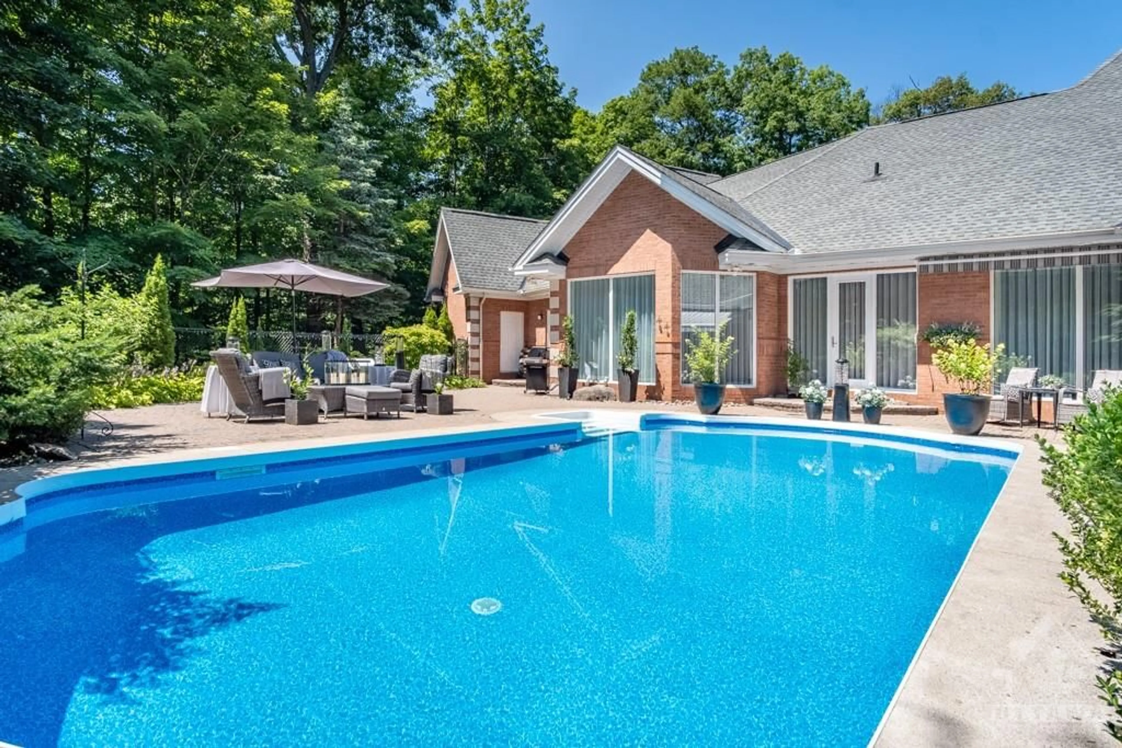 Indoor or outdoor pool for 1451 DU GOUVERNEUR Dr, Ottawa Ontario K4C 1E2