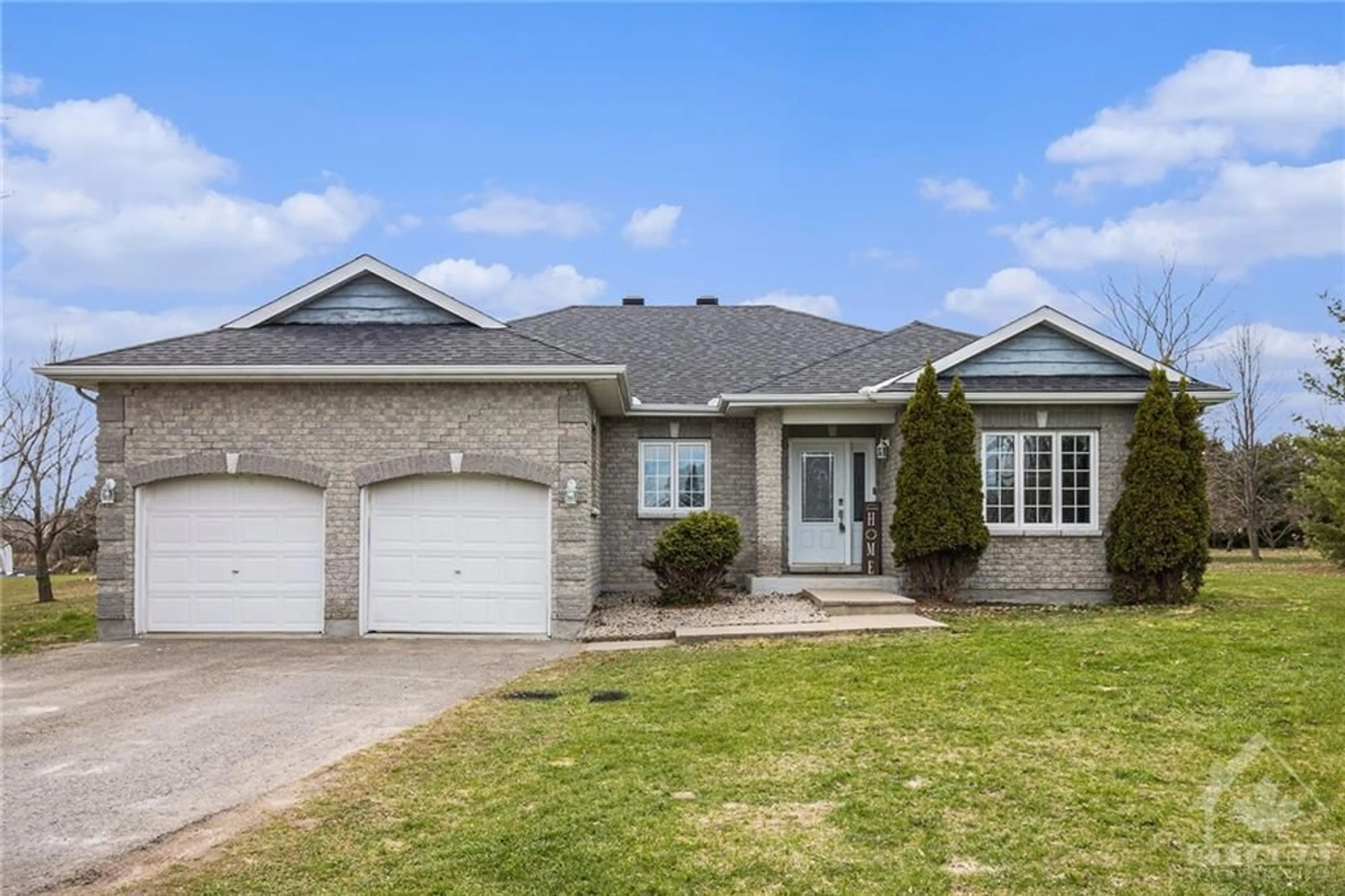 Frontside or backside of a home for 10 MEADOWVIEW Dr, Oxford Station Ontario K0G 1T0