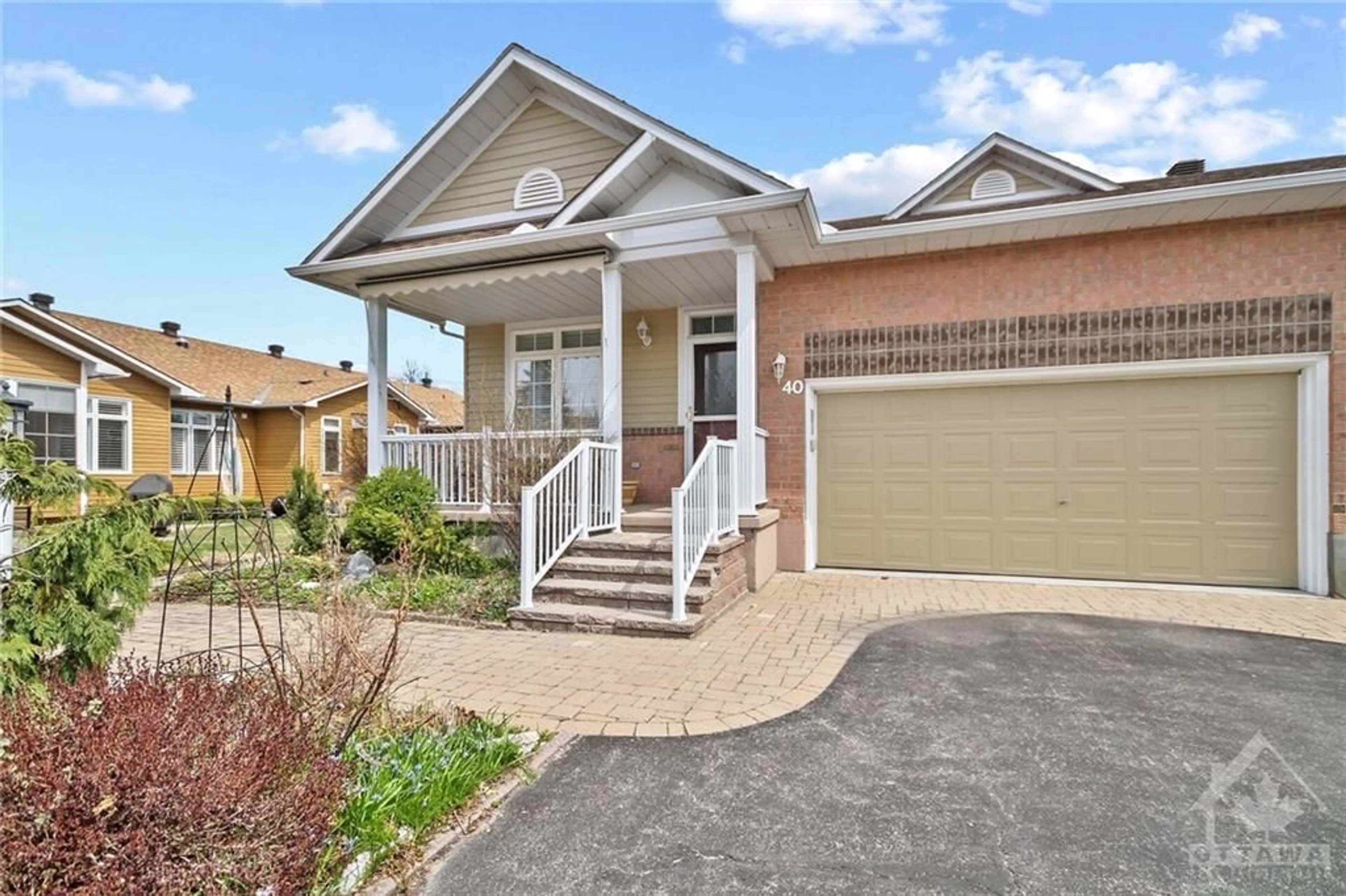 Frontside or backside of a home for 40 SABLE RUN Dr, Stittsville Ontario K2S 1W8
