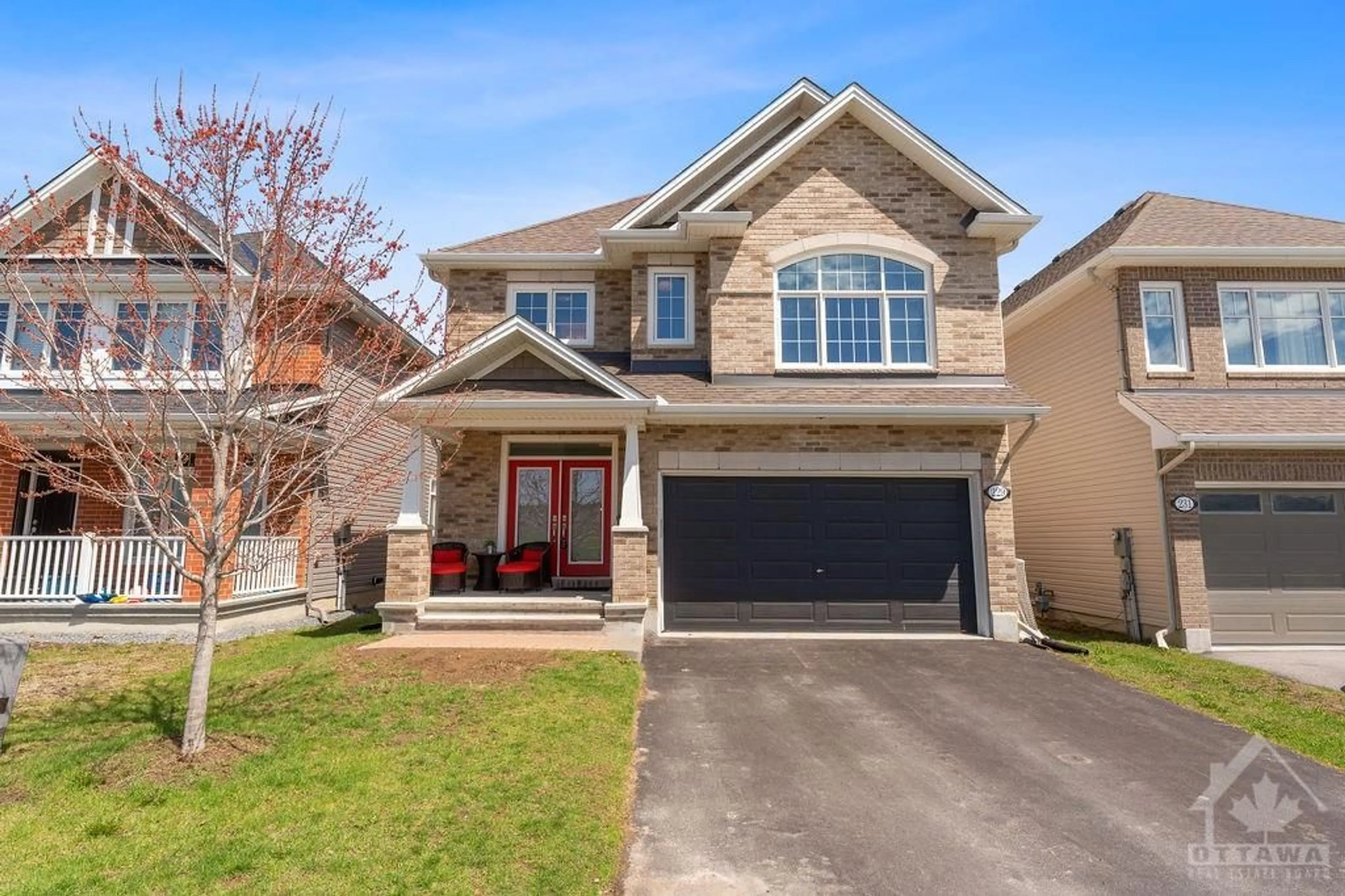 Frontside or backside of a home for 229 MAZON St, Stittsville Ontario K2S 0W5