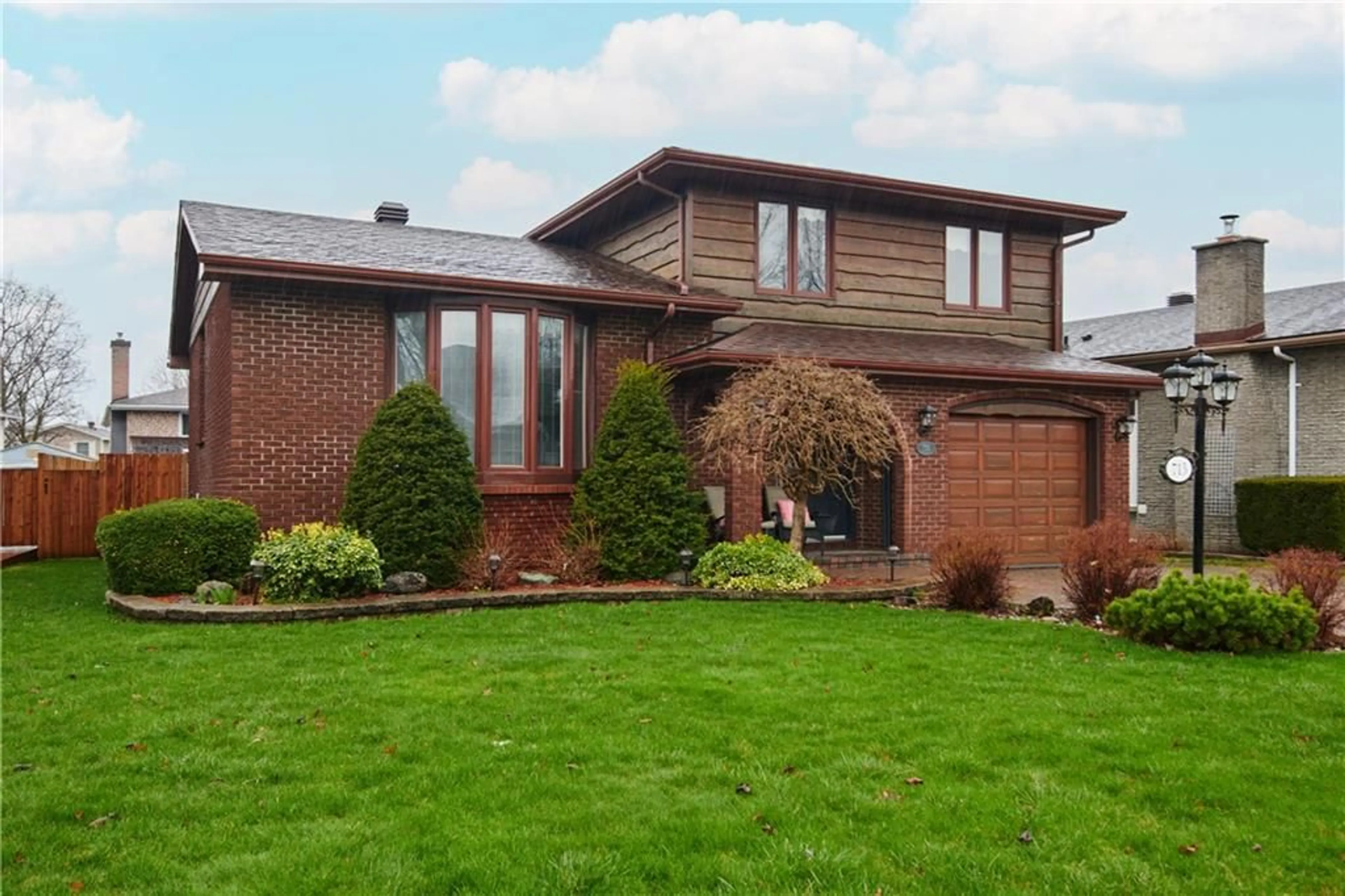Home with brick exterior material for 713 MONTCALM Crt, Cornwall Ontario K6H 6C2