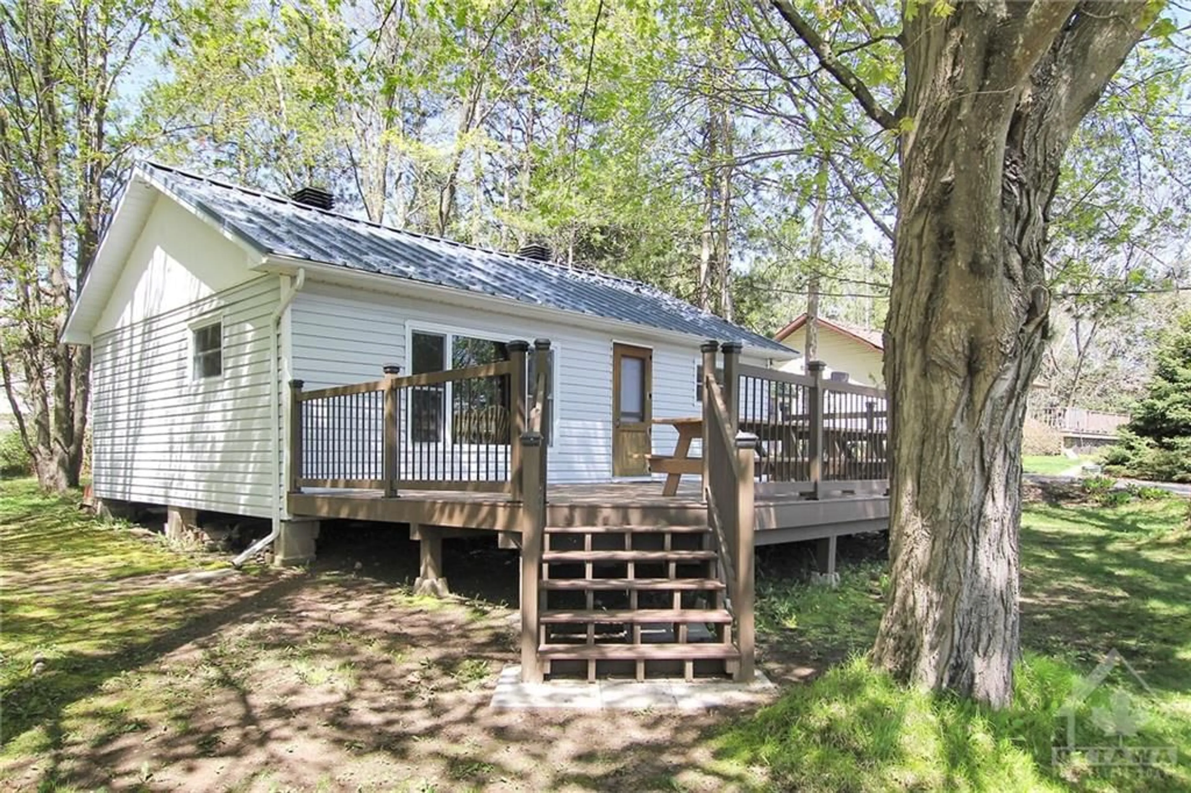 Cottage for 156 FIRST Ave, Drummond Ontario K7C 4K6
