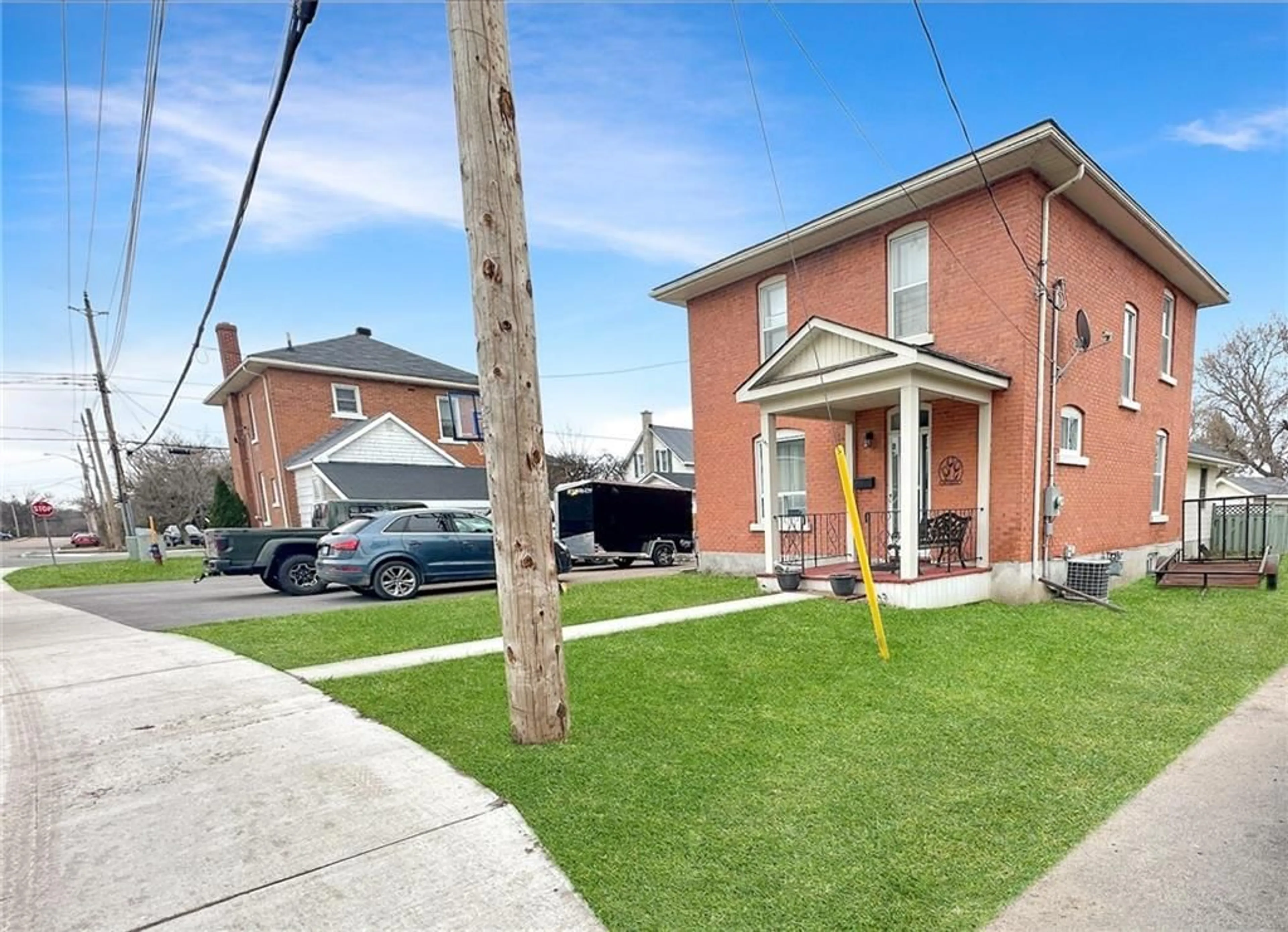 Frontside or backside of a home for 141 HINCKS Ave, Renfrew Ontario K7V 3T1