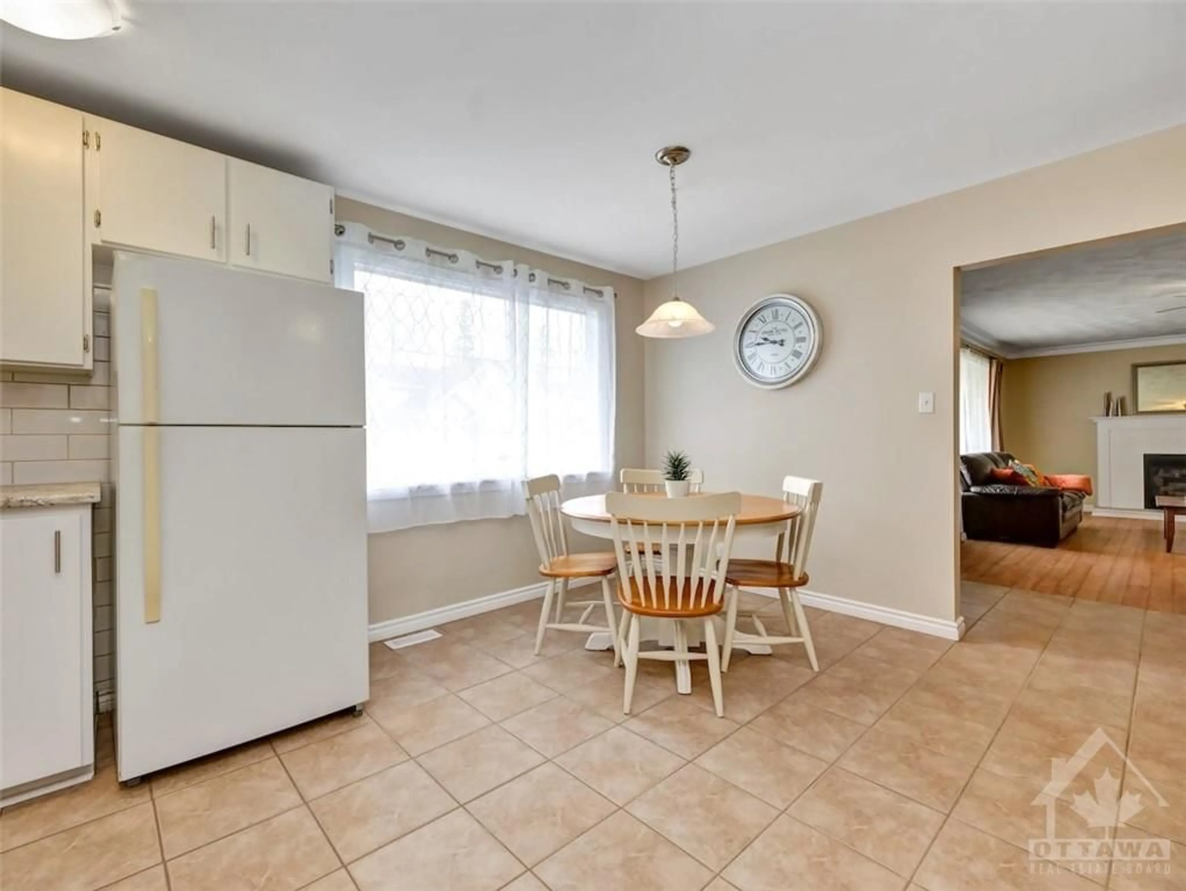 Standard kitchen for 39 CRAIG St, Russell Ontario K4R 1A6