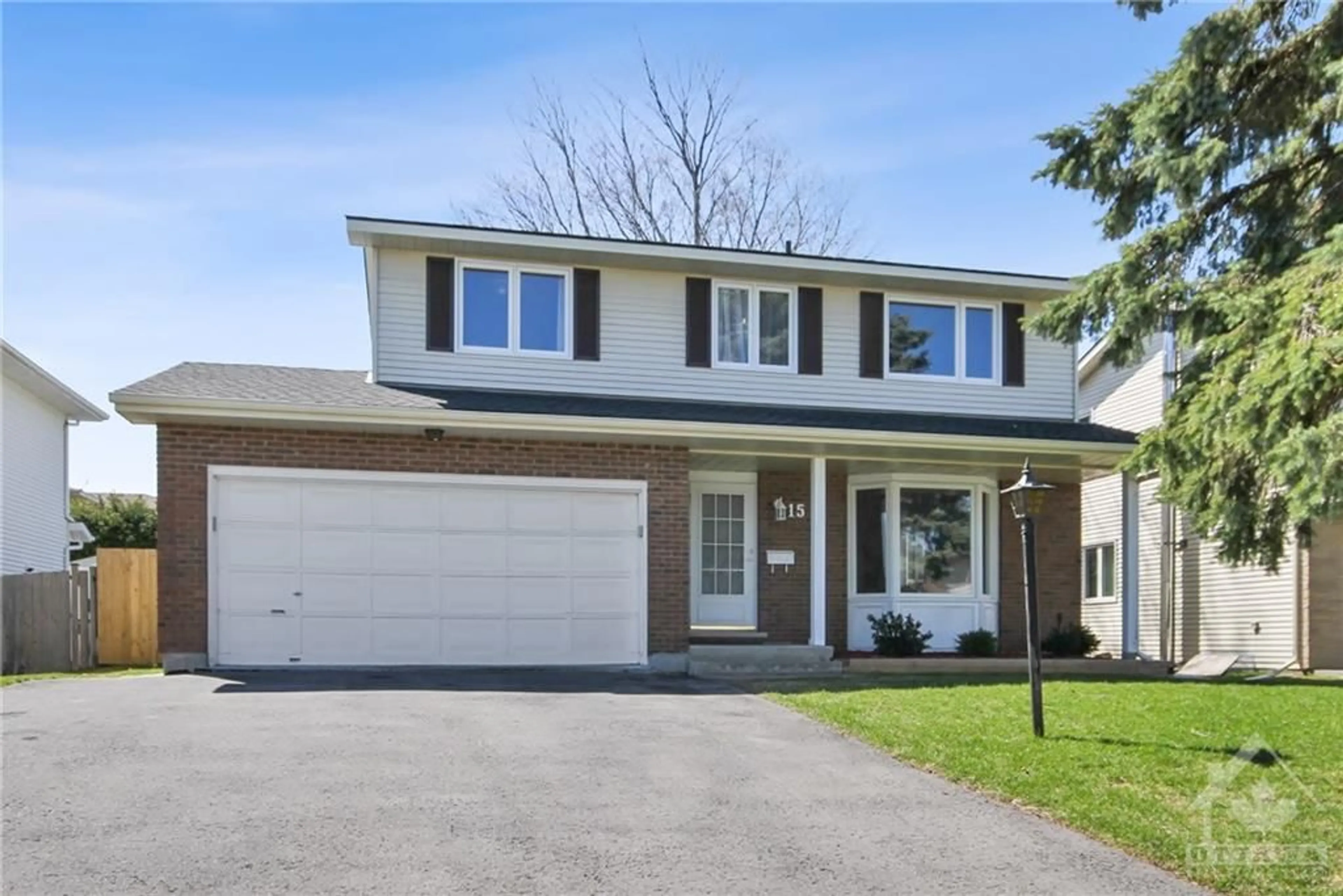 Frontside or backside of a home for 15 CANBURY Cres, Ottawa Ontario K2G 4L3