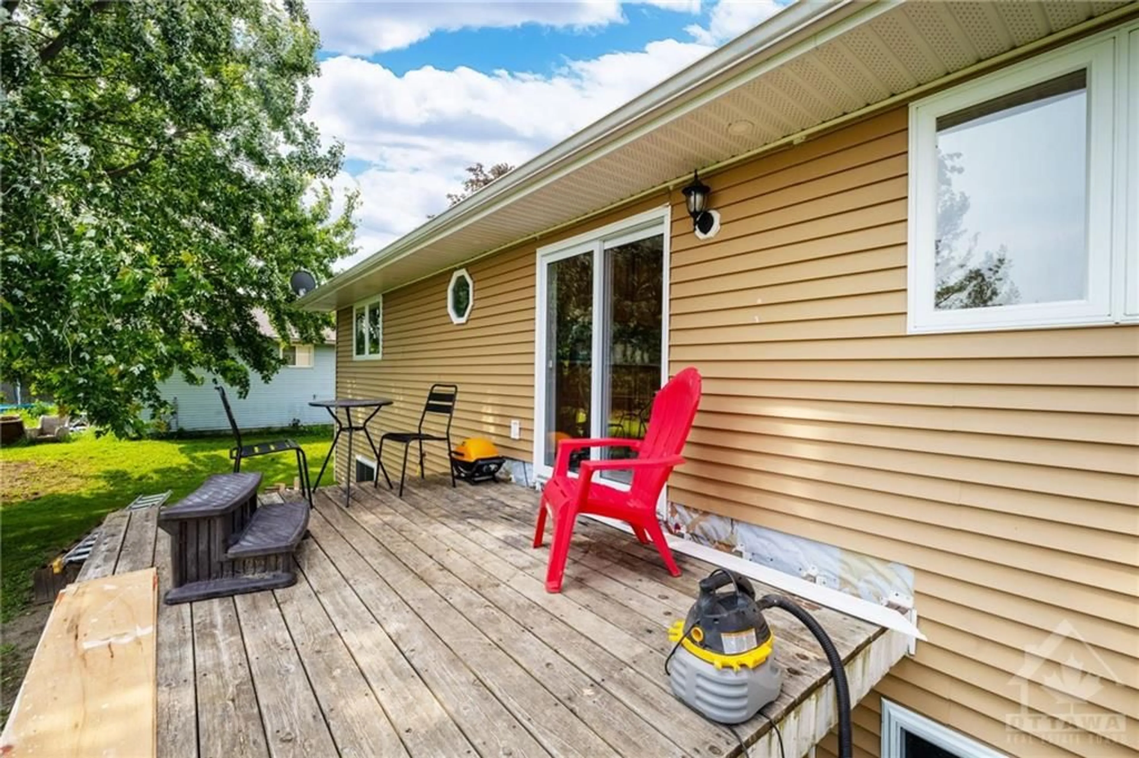 Patio for 4093 LAFORTUNE Dr, Ottawa Ontario K0A 3J0