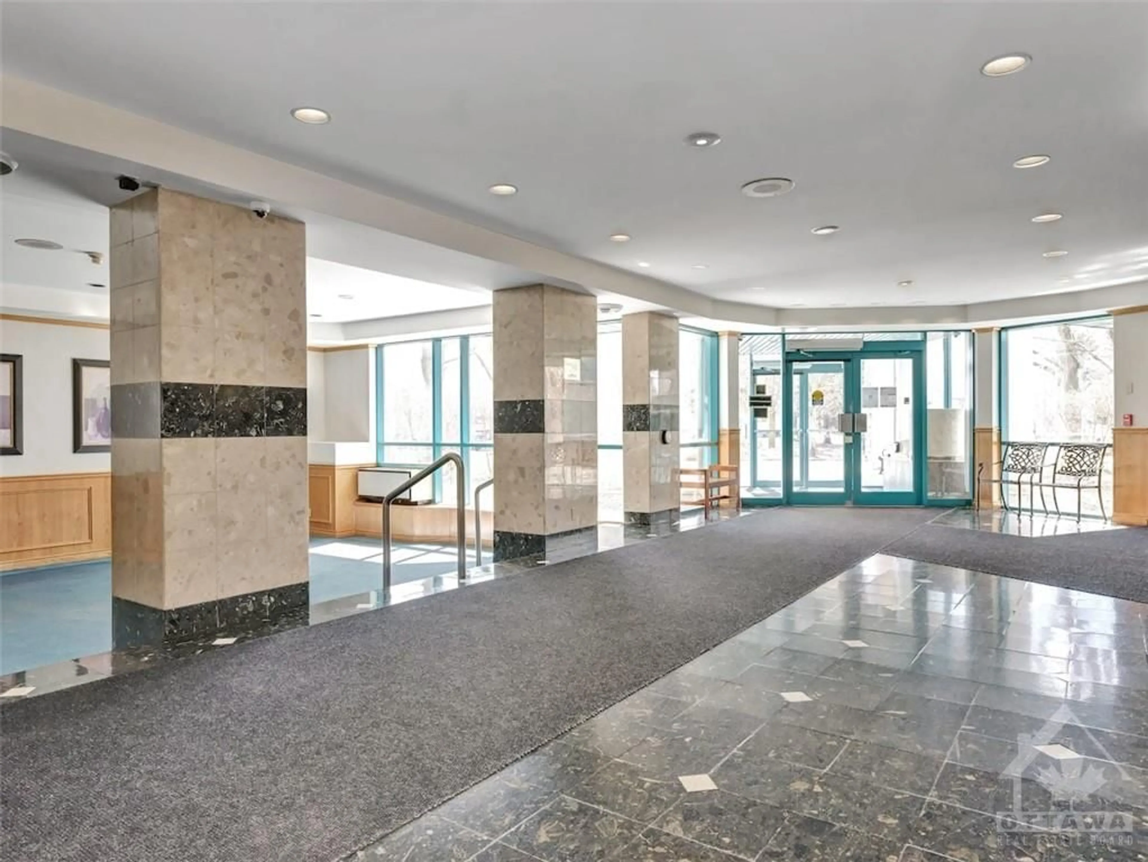 Indoor lobby for 1025 GRENON Ave #309, Ottawa Ontario K2B 8S5