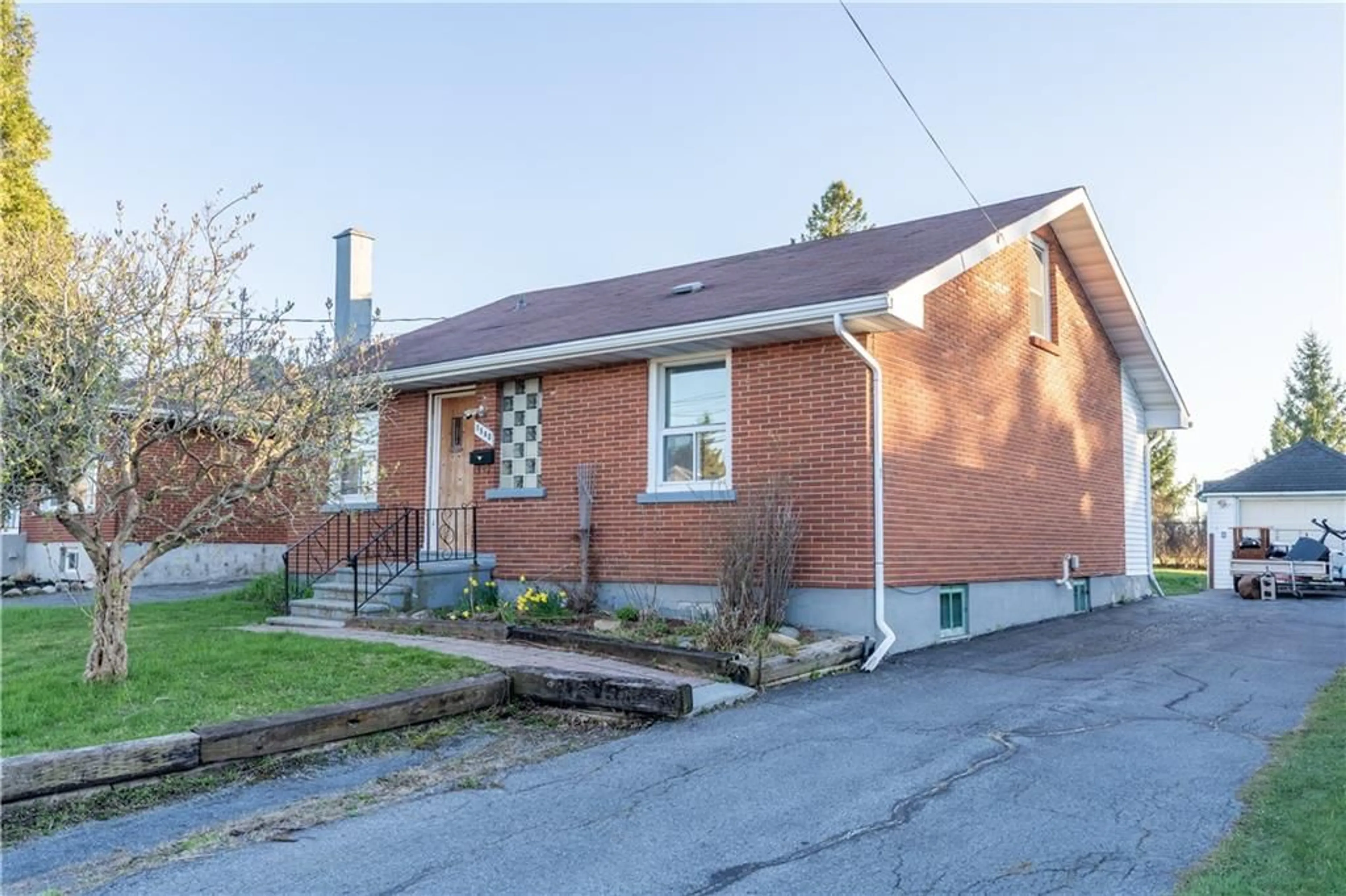 Frontside or backside of a home for 1540 CHAMPAGNE Ave, Cornwall Ontario K6J 4W8