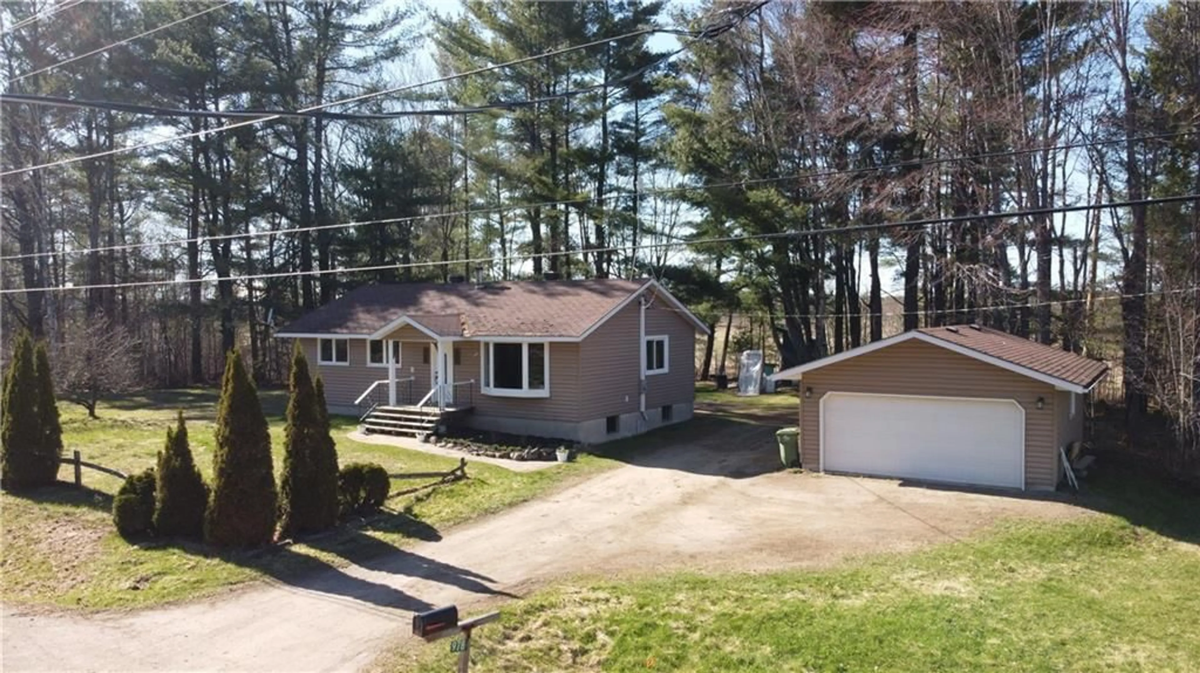 Frontside or backside of a home for 978 FOREST LEA Rd, Pembroke Ontario K8A 6W6