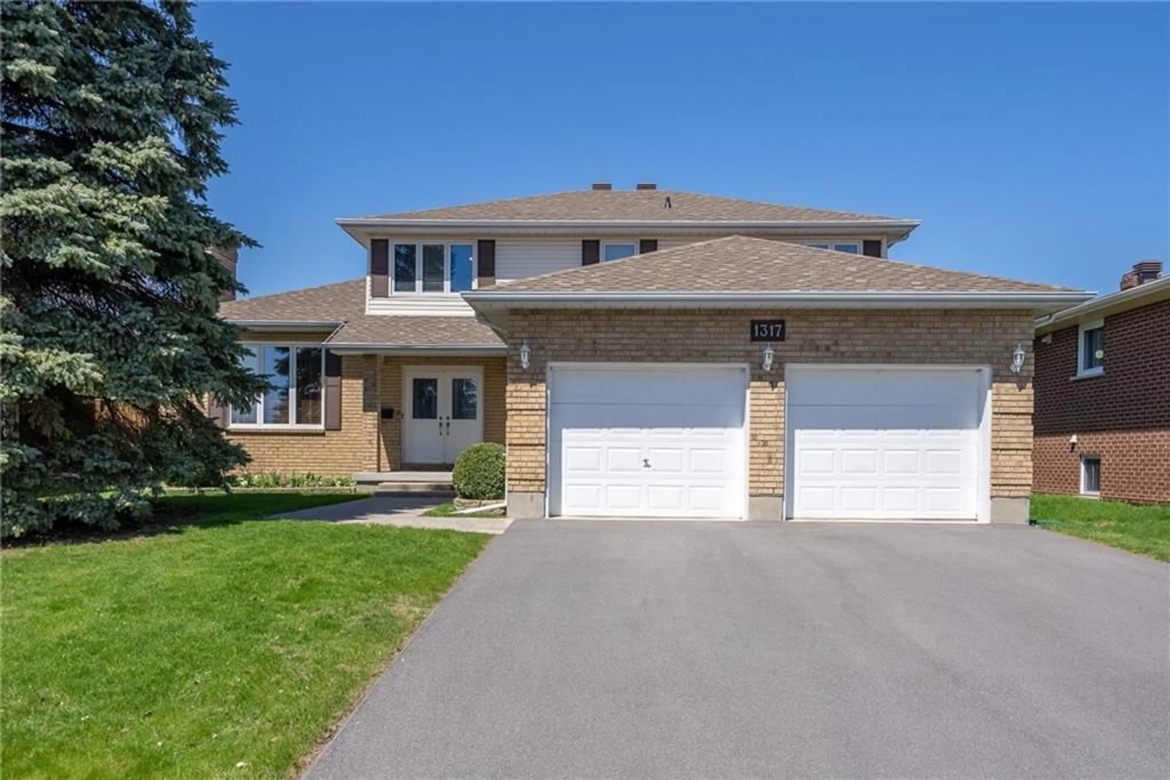 Frontside or backside of a home for 1317 STORMONT Dr, Cornwall Ontario K6H 6Y3