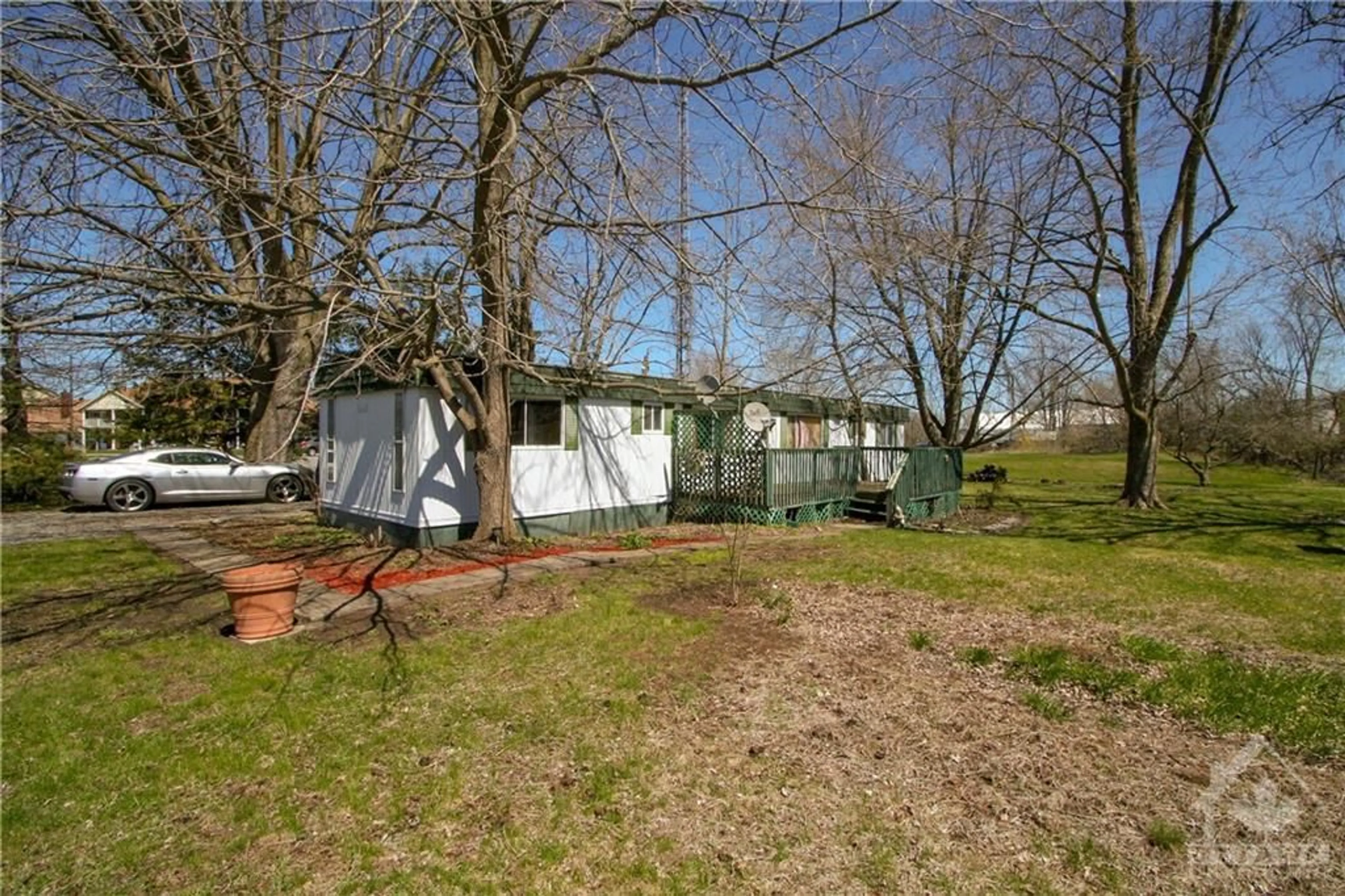 Fenced yard for 4 NELSON St, Finch Ontario K0C 1K0