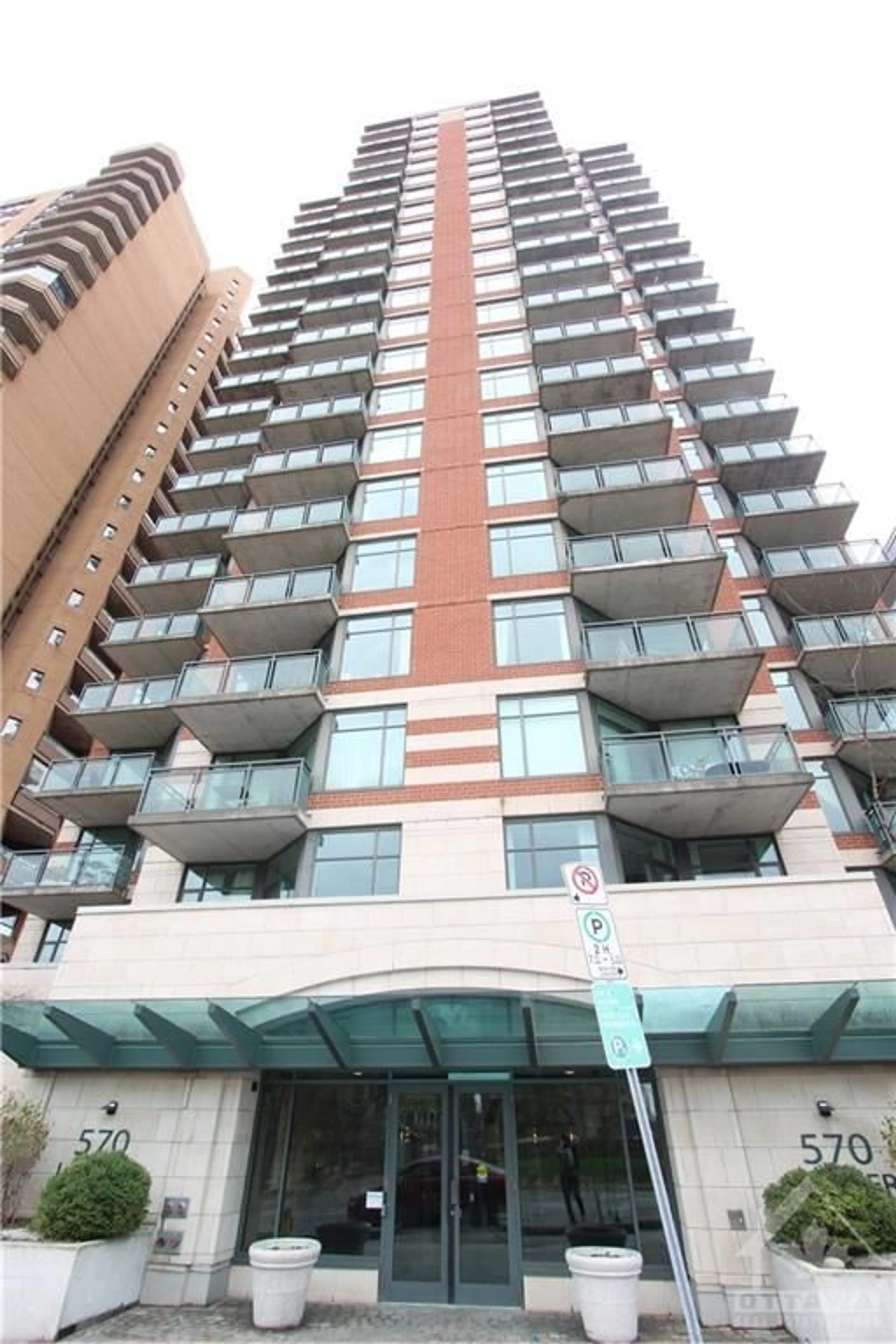 A pic from exterior of the house or condo for 570 LAURIER Ave #806, Ottawa Ontario K1R 1C8