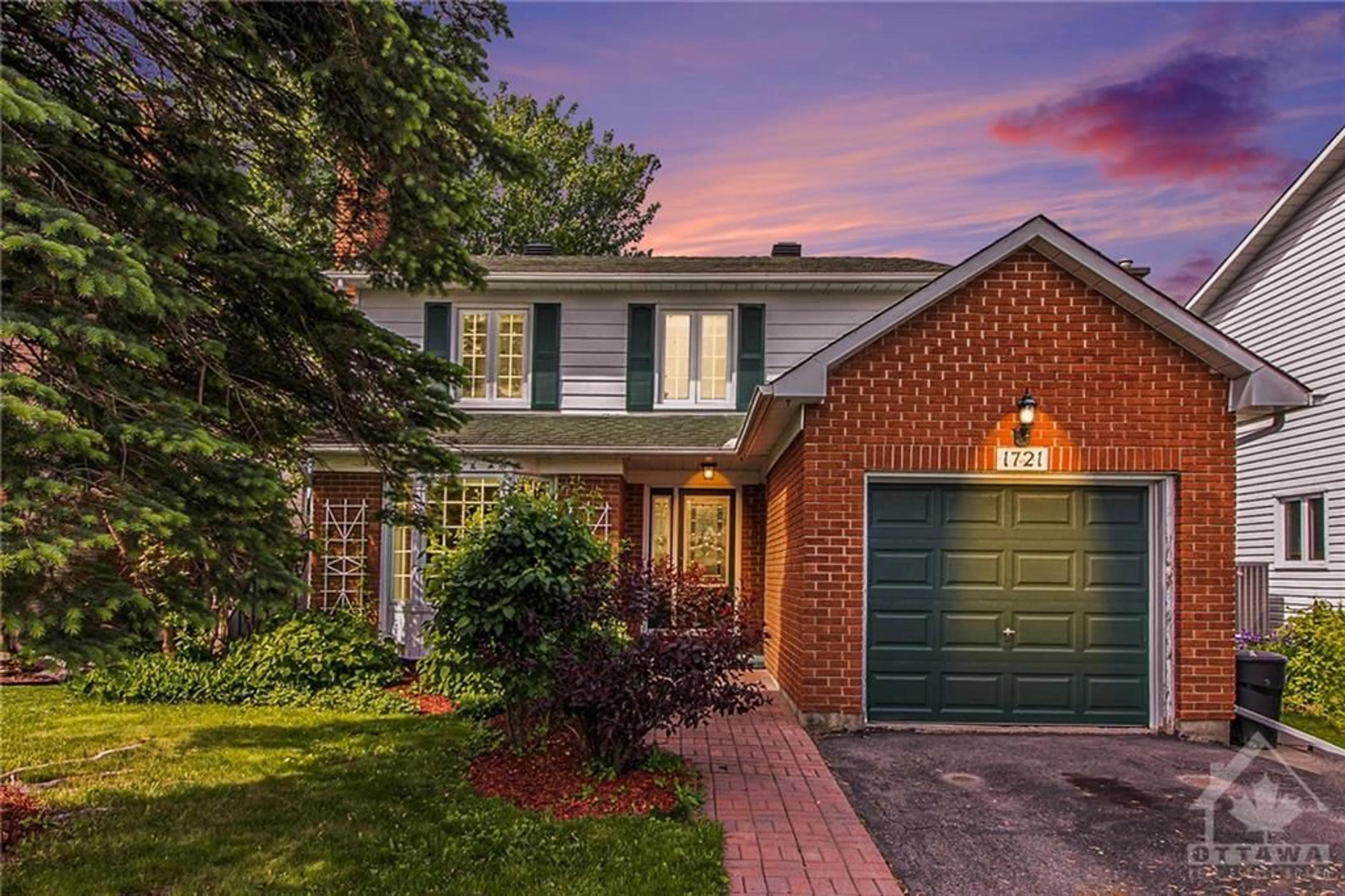 Home with brick exterior material for 1721 BONAVENTURE Terr, Orleans Ontario K1C 1W2