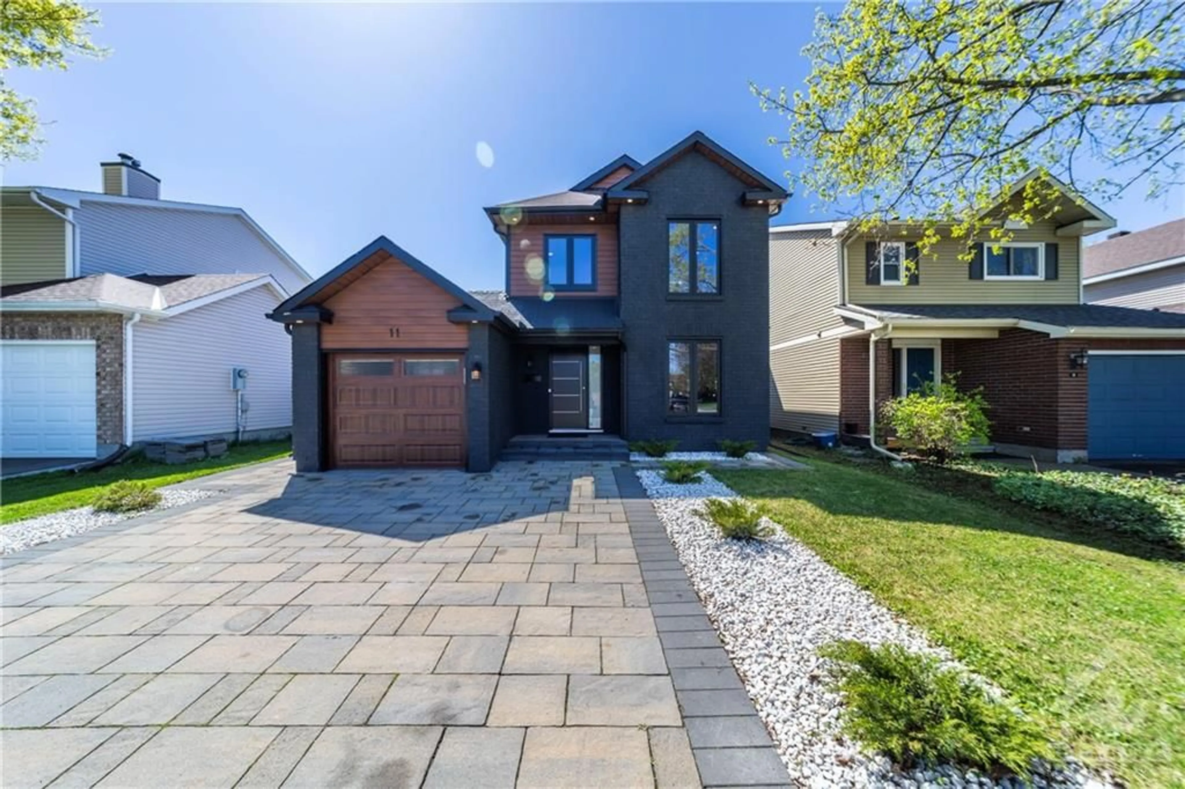 Home with brick exterior material for 11 SOVEREIGN Ave, Ottawa Ontario K2G 4Y1