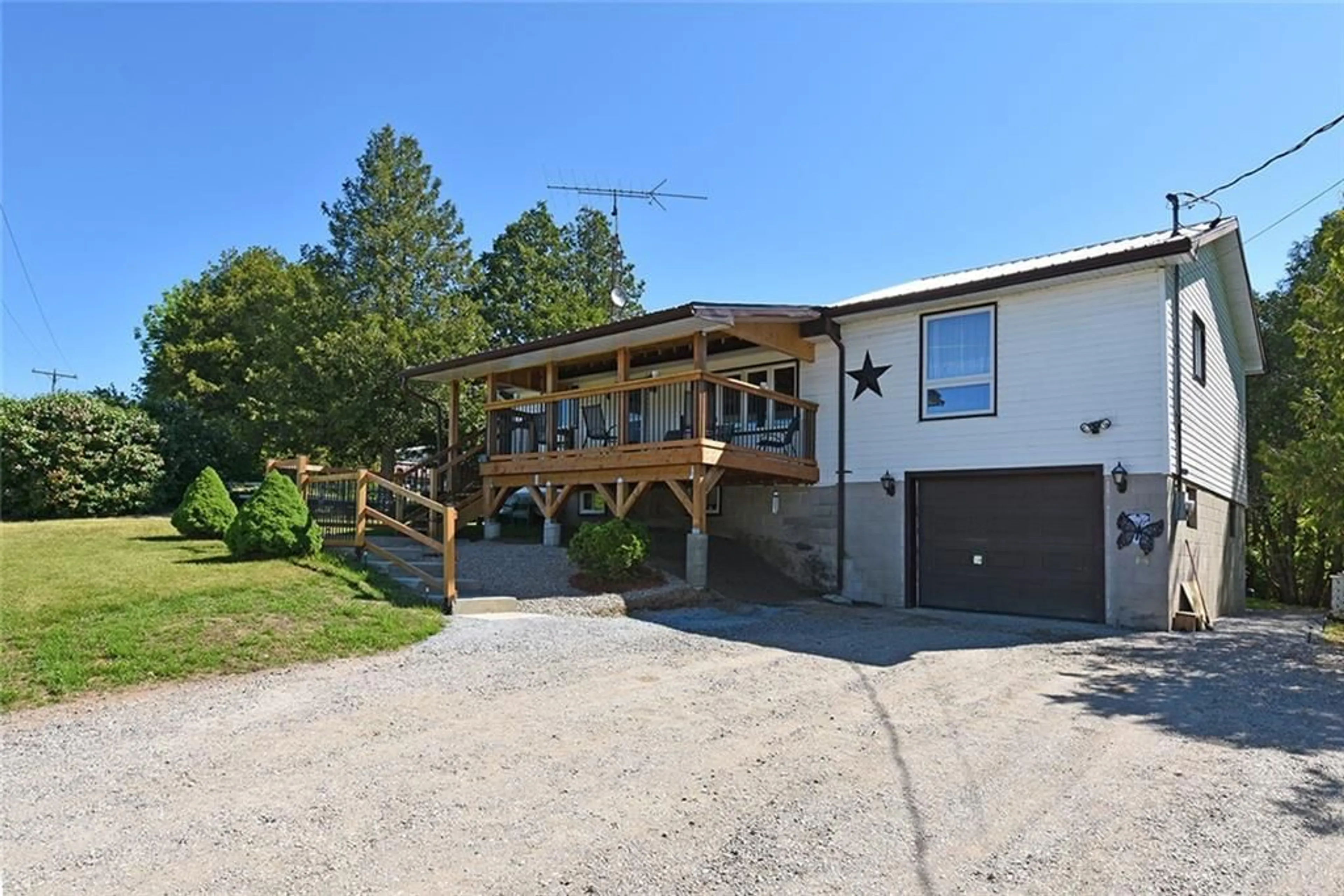 Outside view for 13222 HIGHWAY 38 Rd, Sharbot Lake Ontario K0H 2P0
