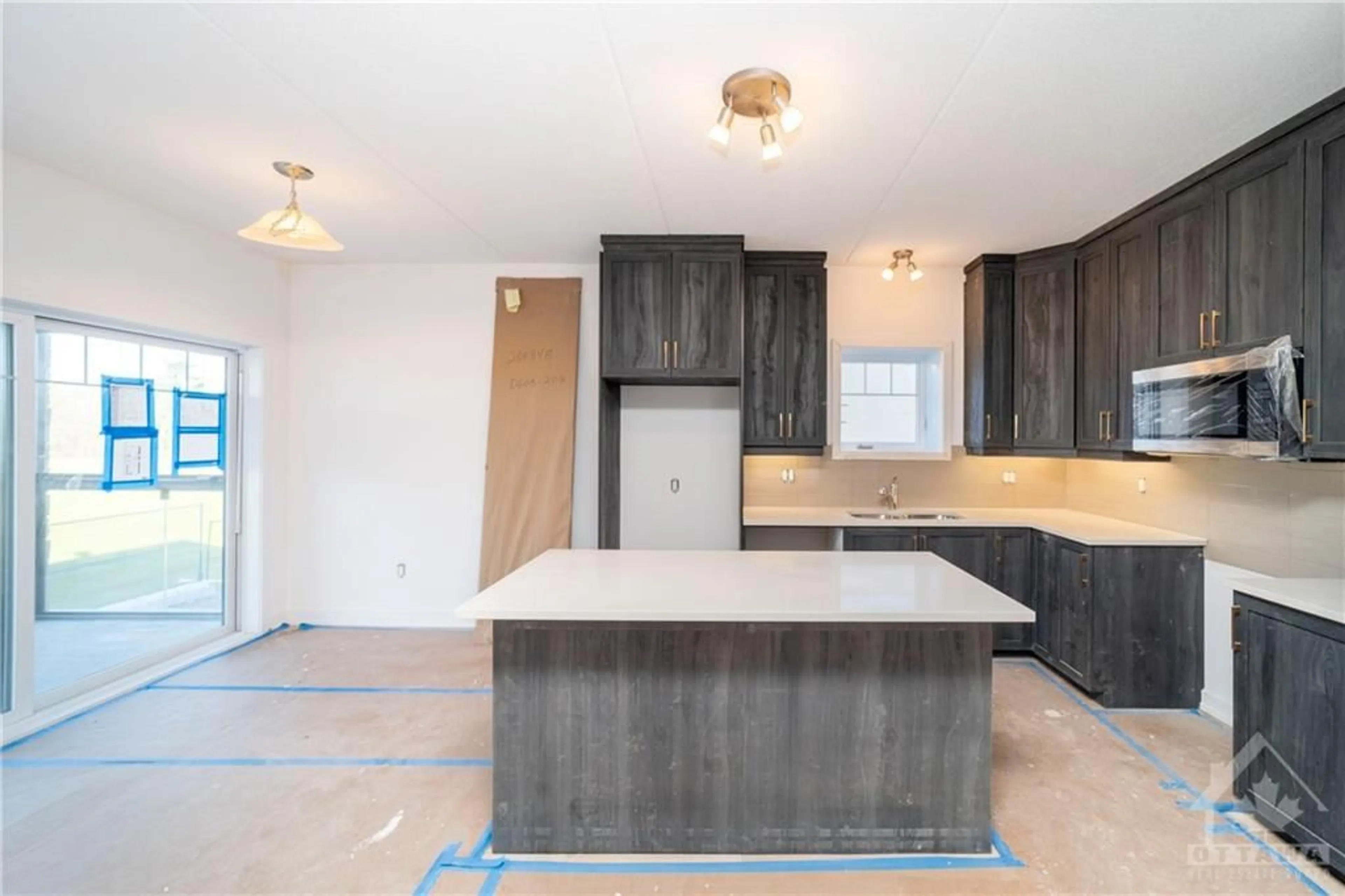 Kitchen for 310 MONTEE OUTAOUAIS St #208, Rockland Ontario K4K 1G2