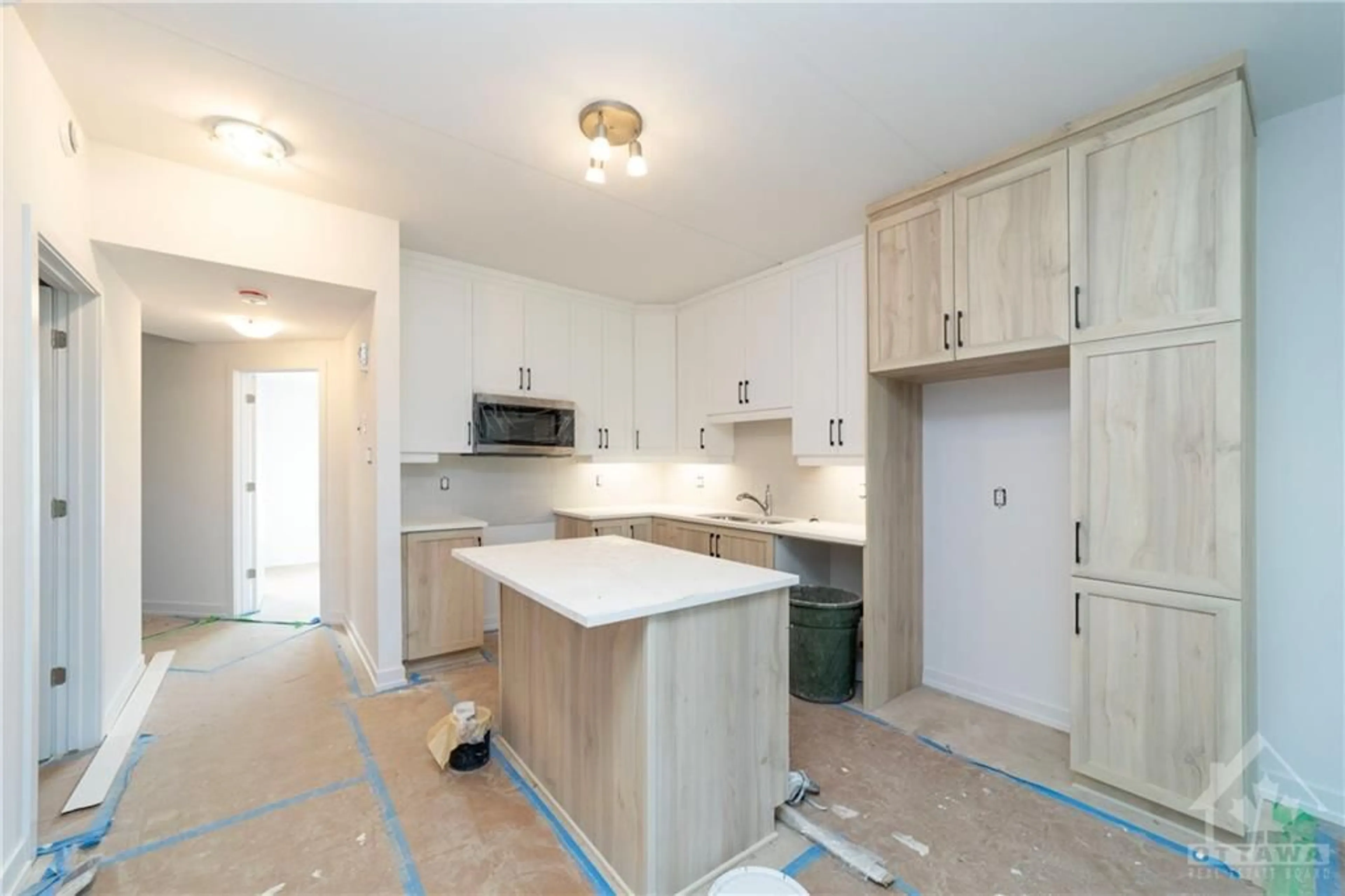 Kitchen for 310 MONTEE OUTAOUAIS St #203, Rockland Ontario K4K 1G2
