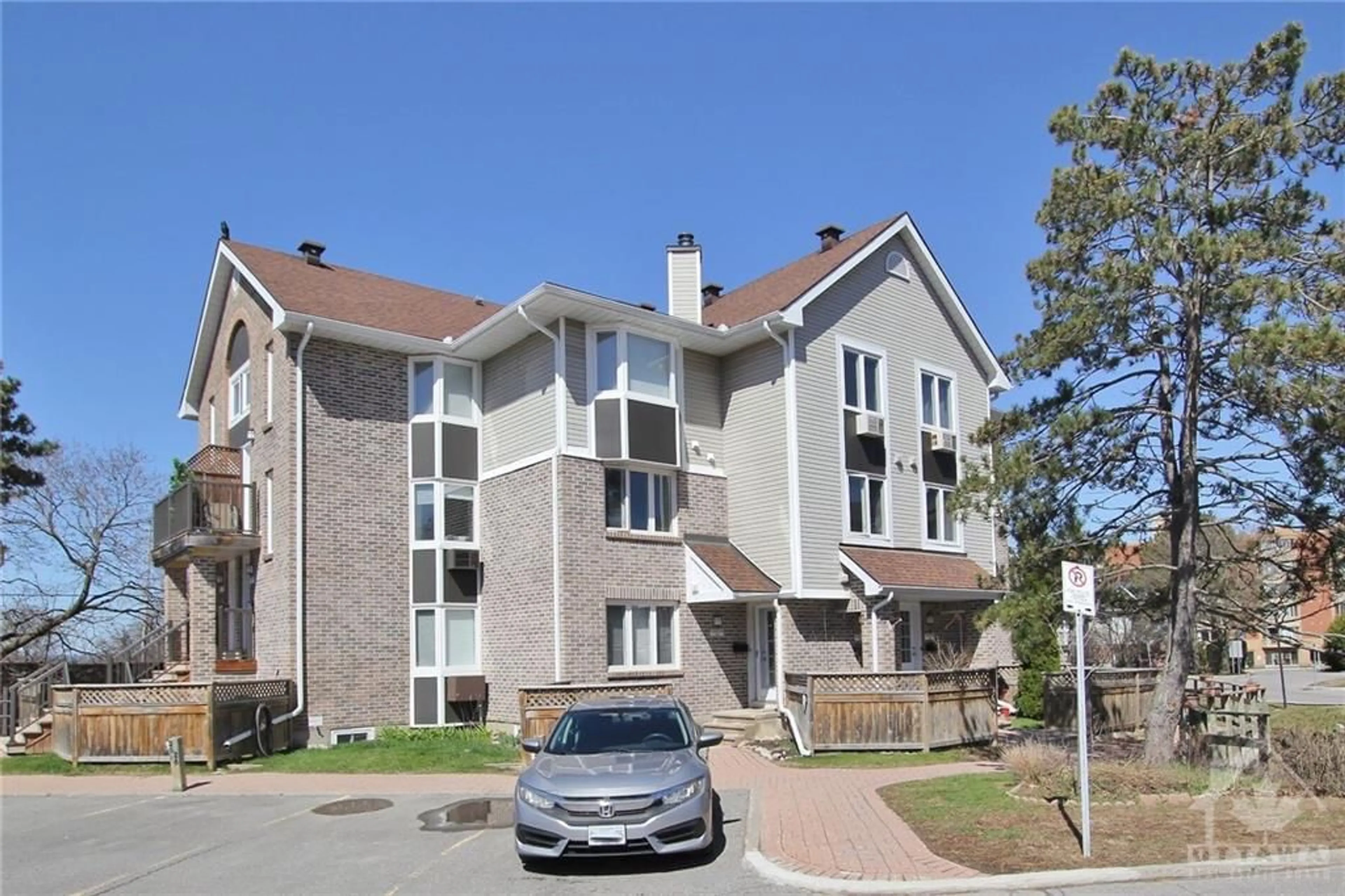 A pic from exterior of the house or condo for 3 STONEBANK Cres #10, Ottawa Ontario K2H 9M2