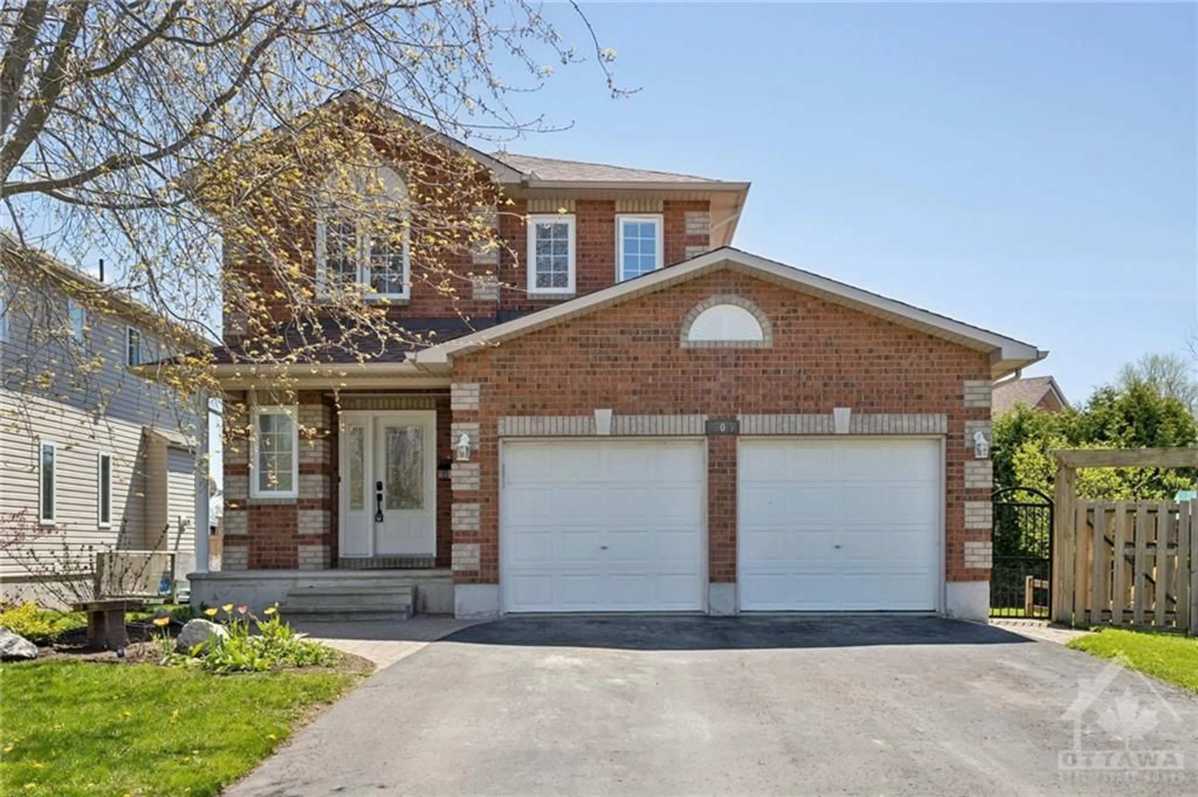 Home with brick exterior material for 609 QUARRY Rd, Carleton Place Ontario K7C 4V4