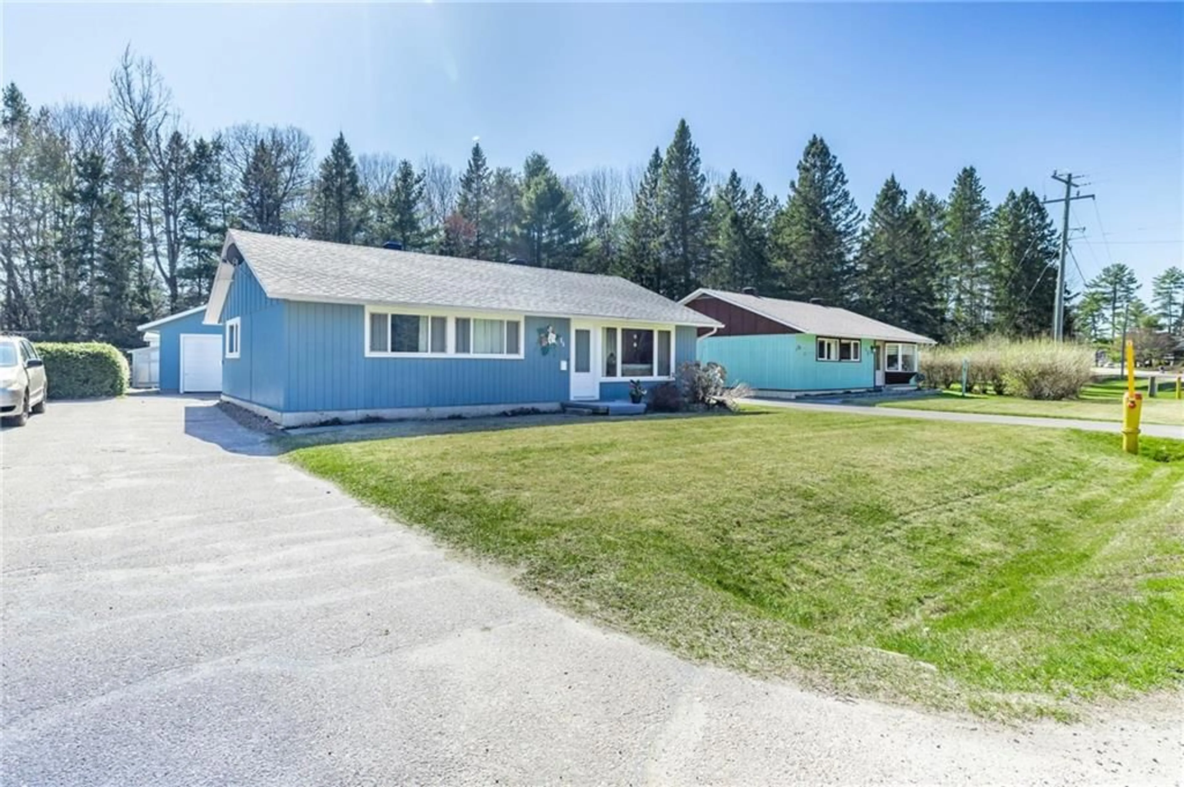 Frontside or backside of a home for 34 BEACH Ave, Deep River Ontario K0J 1P0