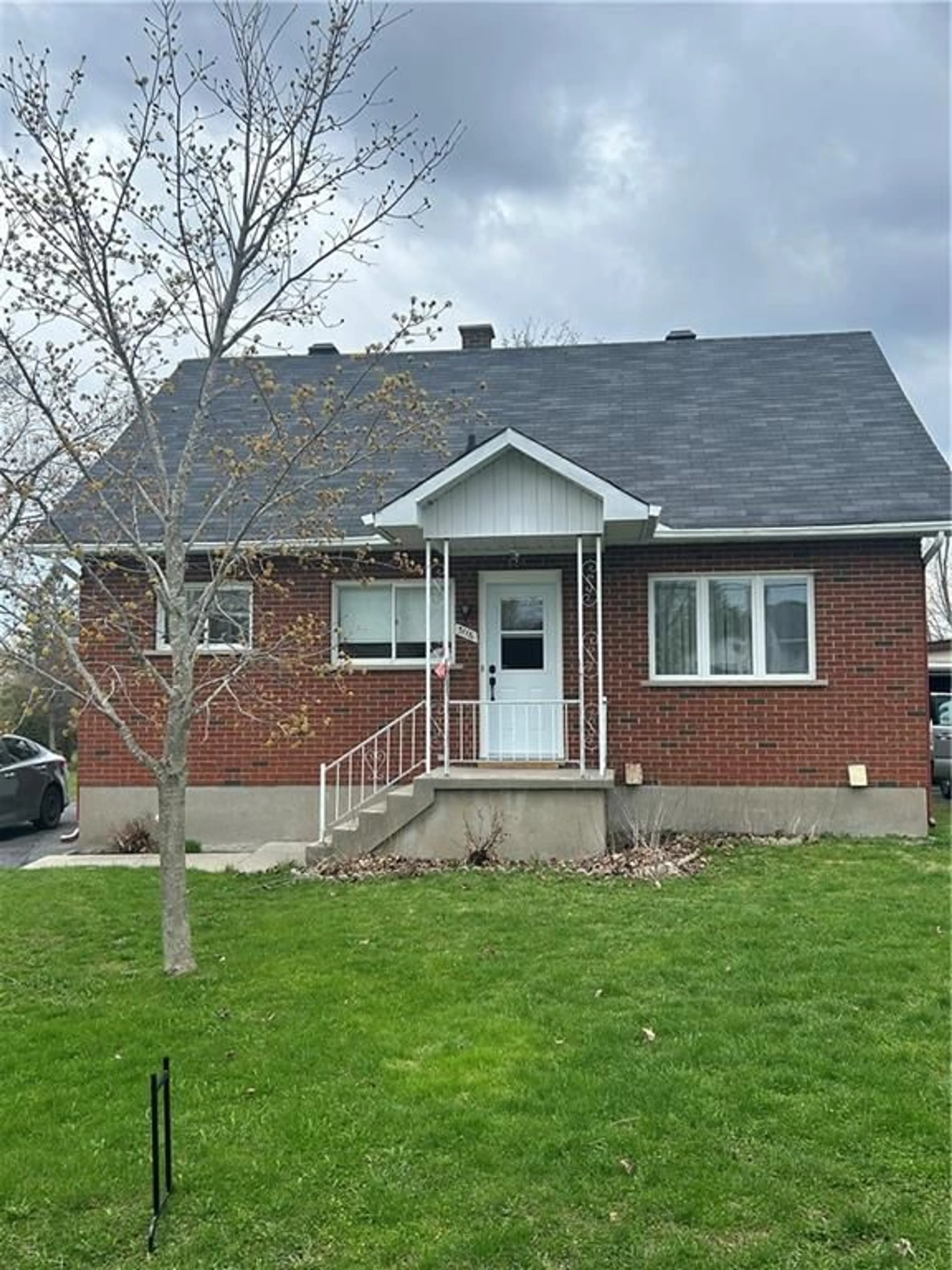 Frontside or backside of a home for 3116 ROSS Ave, Cornwall Ontario K6K 1E7