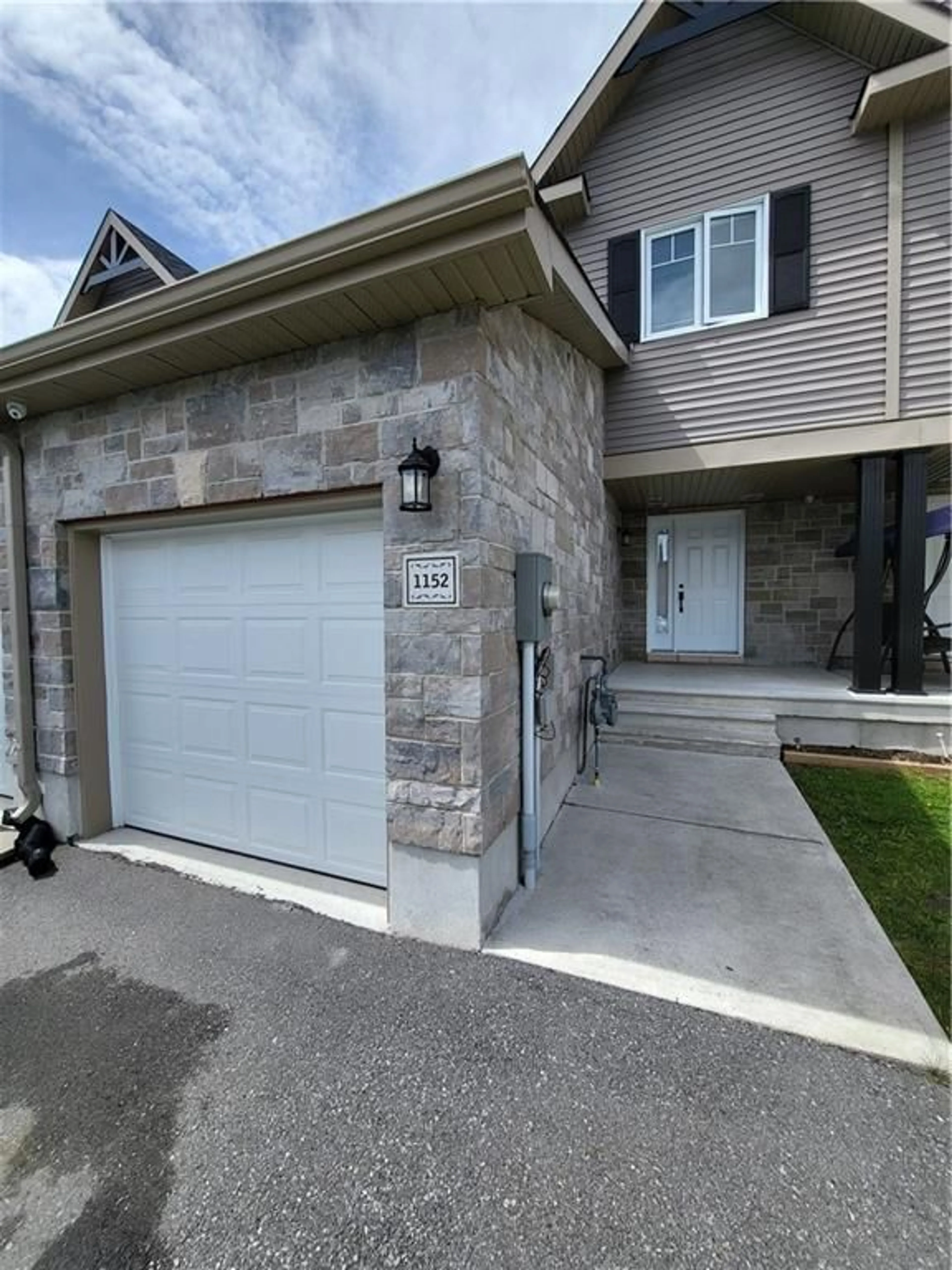 A pic from exterior of the house or condo for 1152 CLEMENT Crt, Cornwall Ontario K6H 0G3