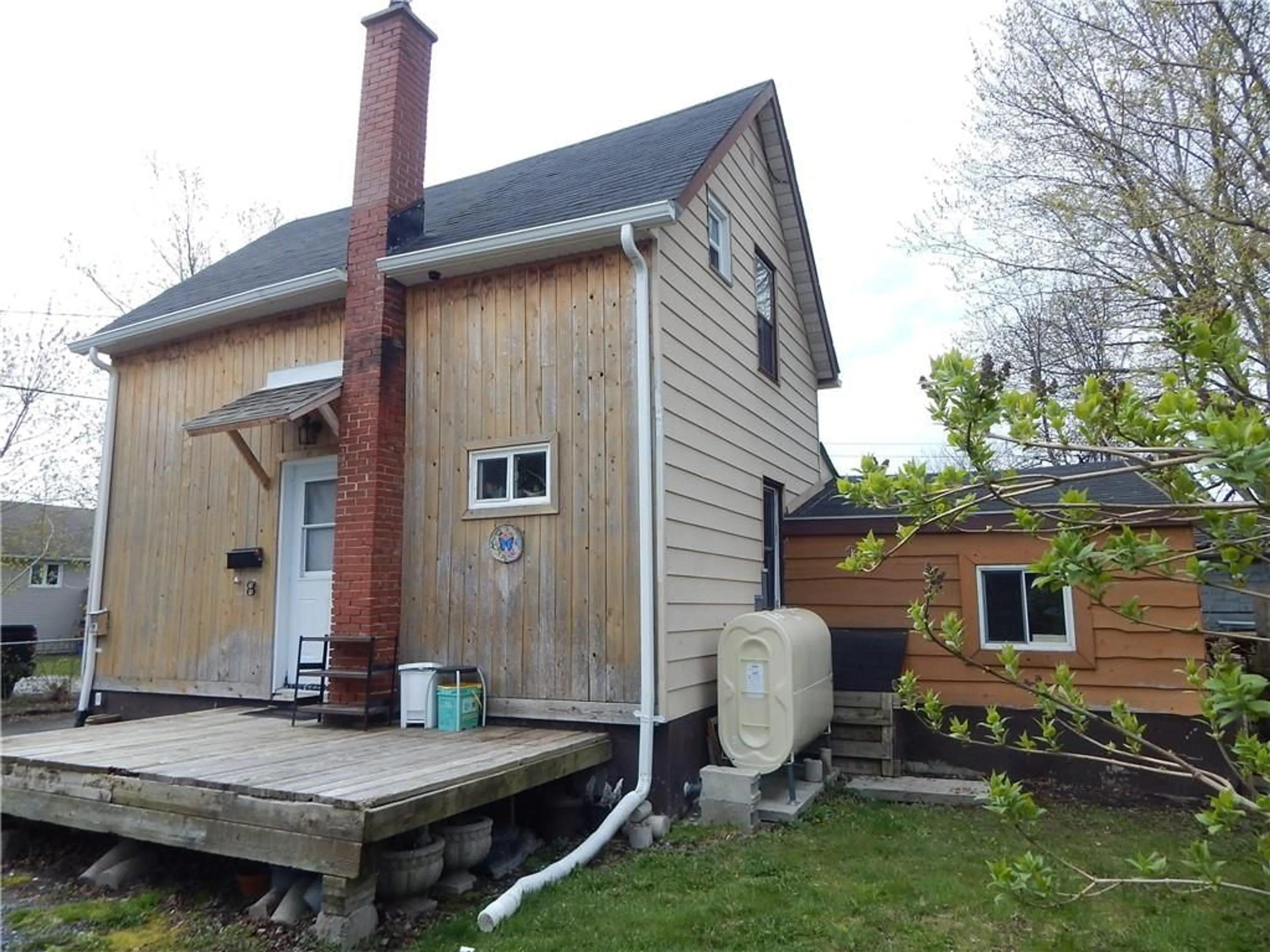 Frontside or backside of a home for 8 SMITH Lane, Cornwall Ontario K6J 0A5