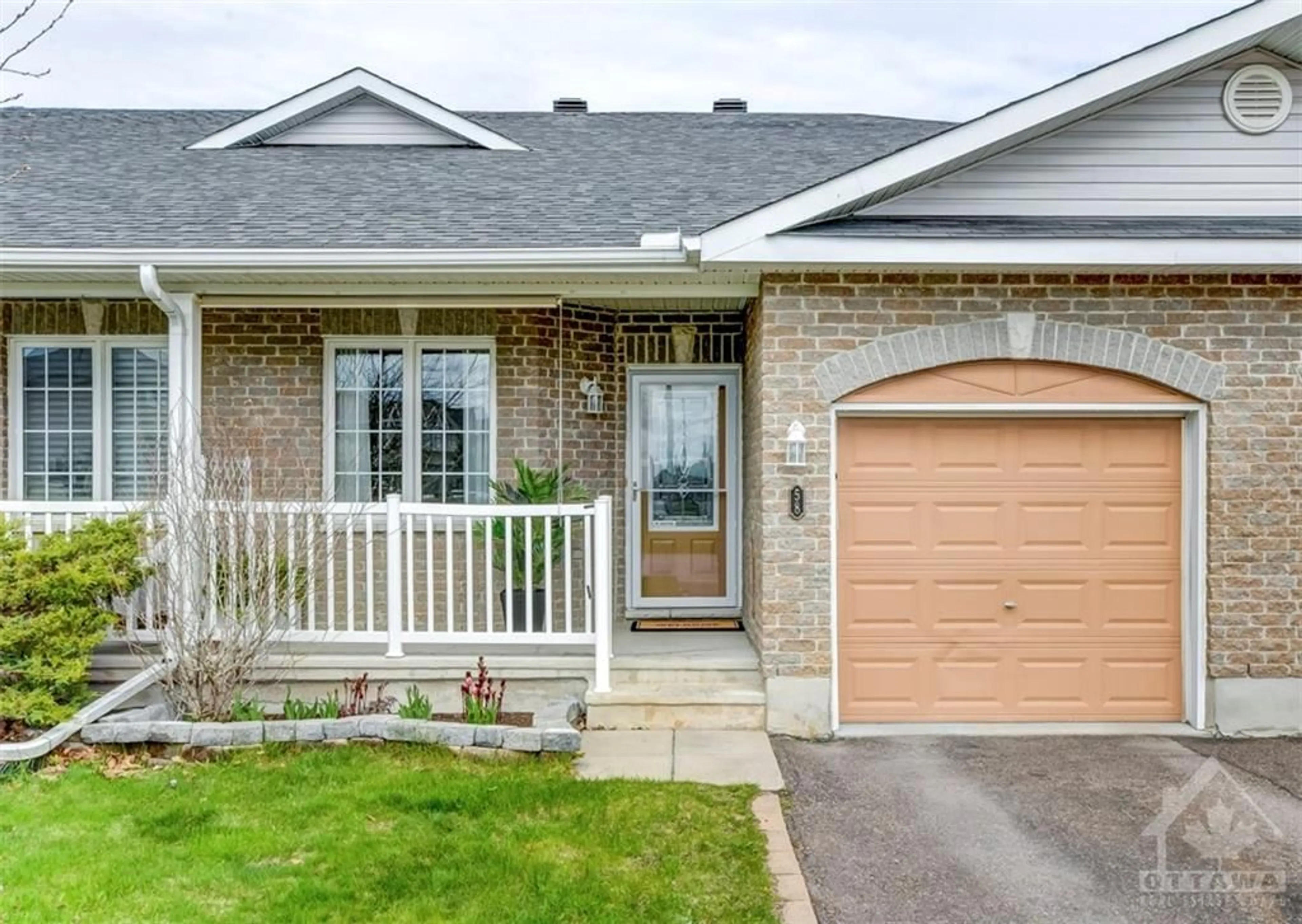 Home with brick exterior material for 58 FRIEDAY St, Arnprior Ontario K7S 0A6
