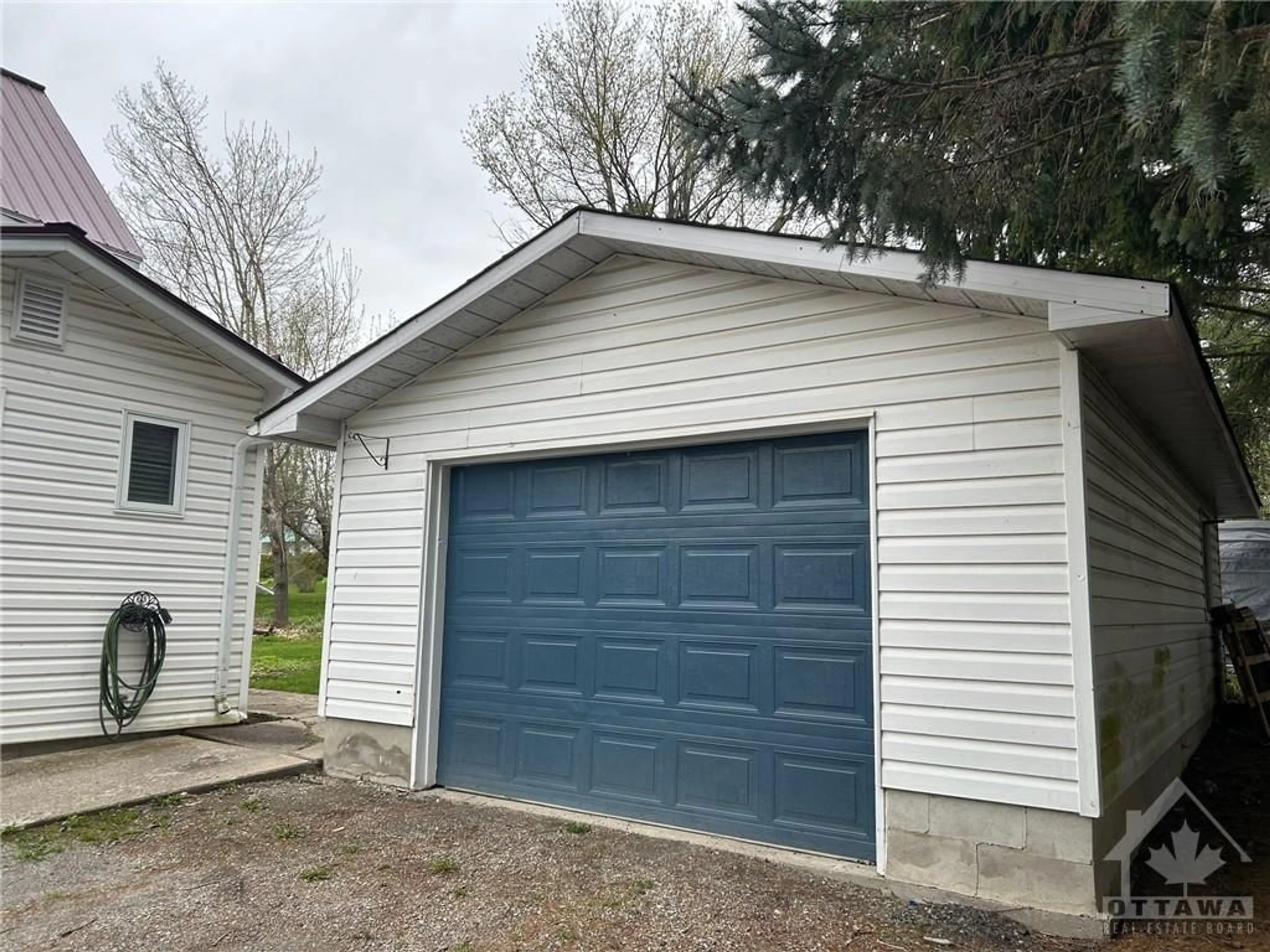 Indoor garage for 22 MAIN St, Athens Ontario K0E 1B0