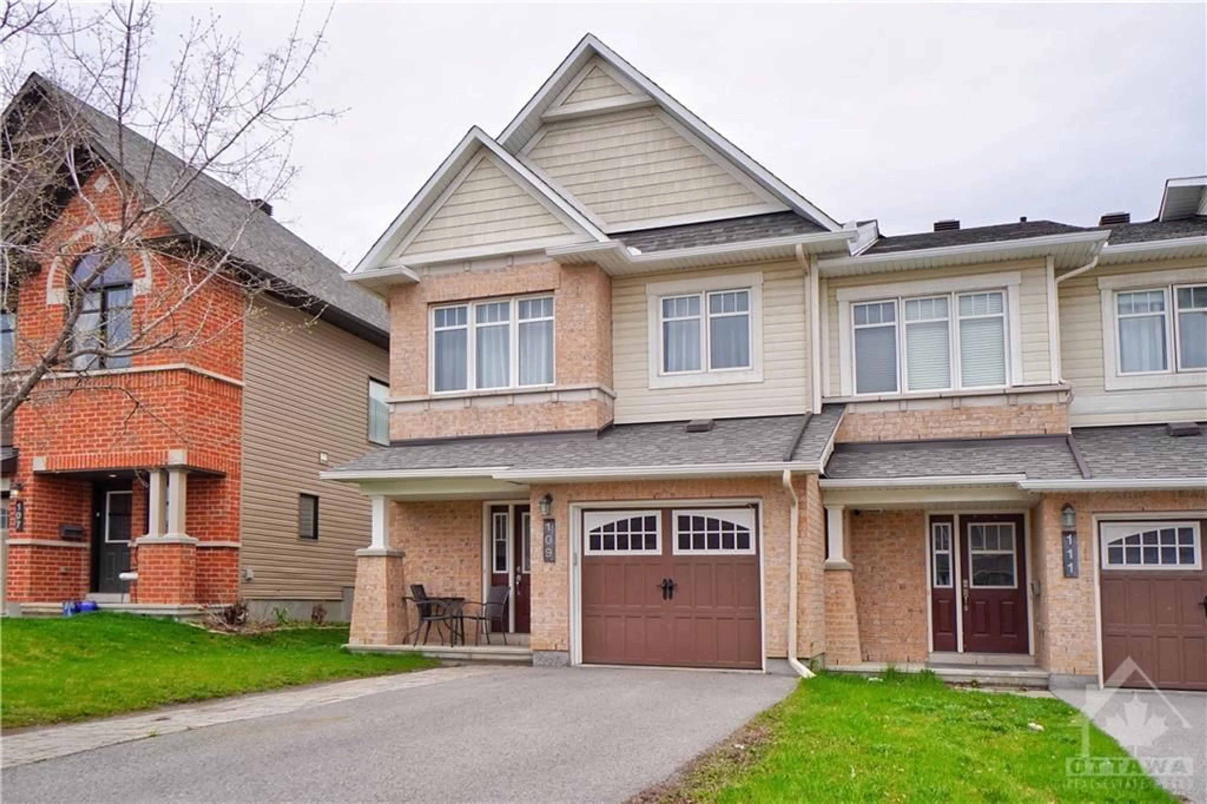 Home with brick exterior material for 109 CALVINGTON Ave, Ottawa Ontario K2T 0H7