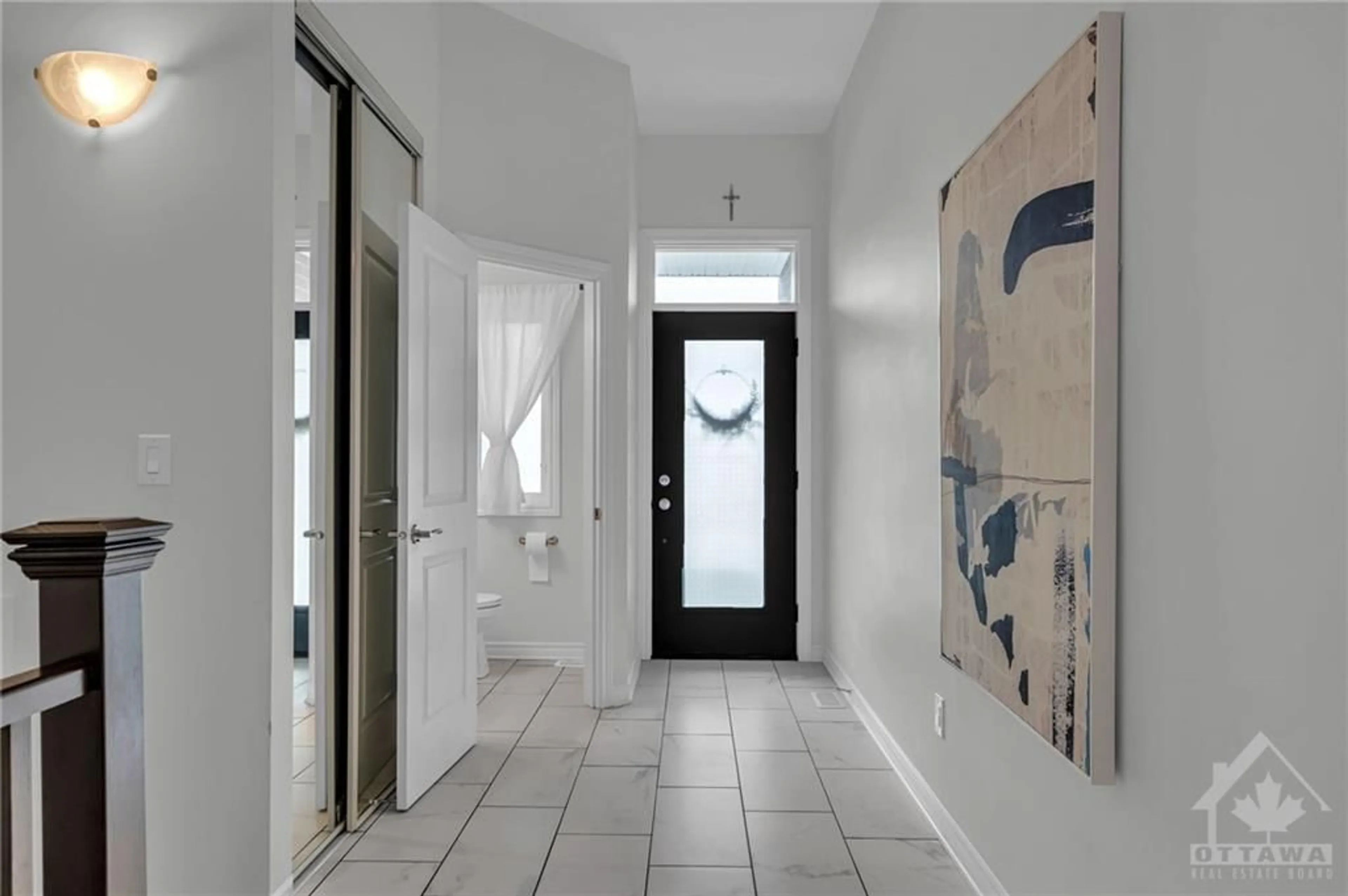 Indoor entryway for 772 CARNELIAN Cres, Ottawa Ontario K4M 0E2